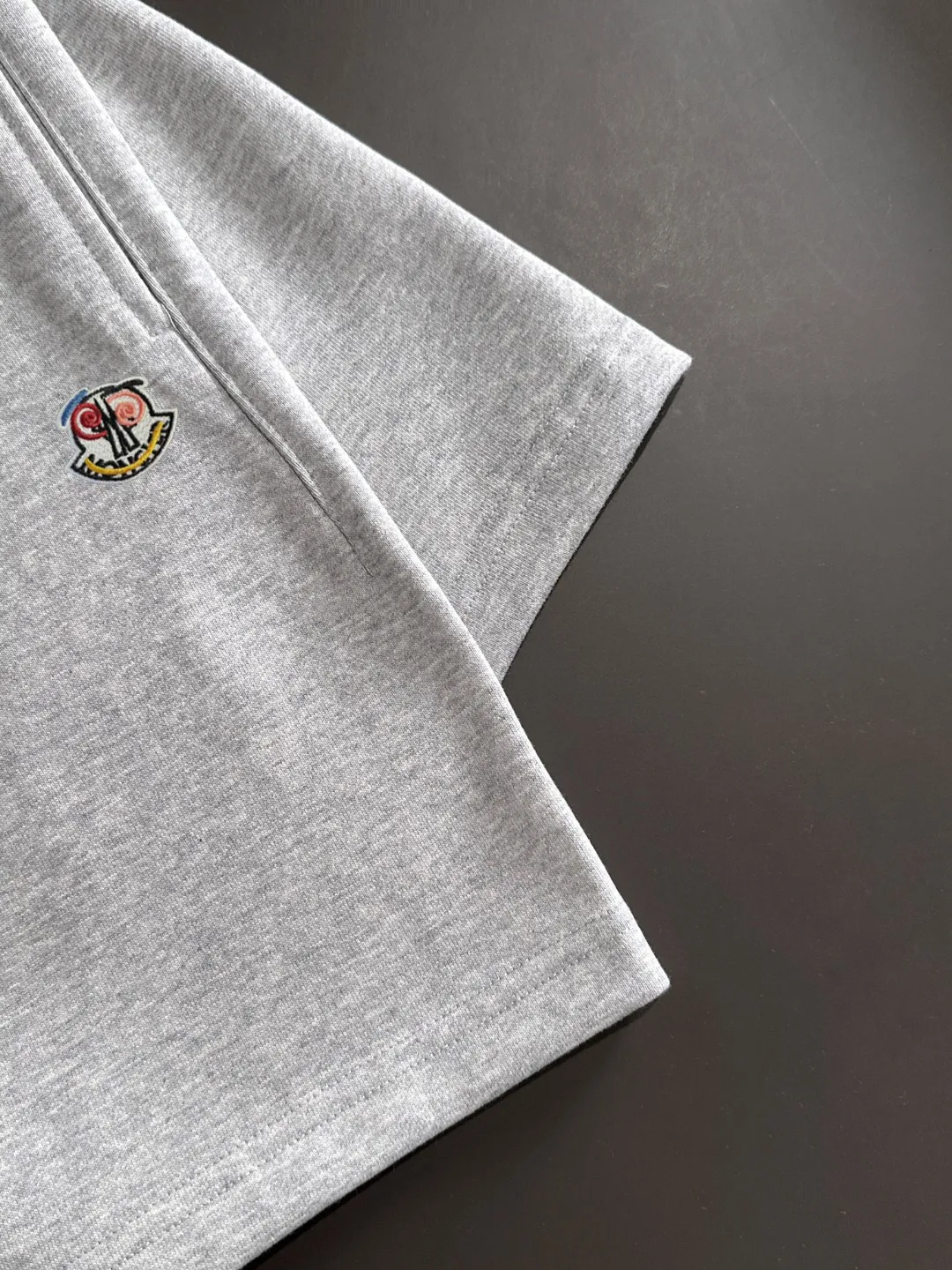 Next day shipping P460 MONCLER/Mongolian high quality 2025 spring and summer new casual heavy industry suit exclusively developed by yb! High quality production! Imported custom-made fabrics for foreign orders, with high breathability and comfort, impeccable details, brand element design concept, delicate and soft feel! It presents a casual cut and the upper body shape is great! On sale simultaneously on the official website! From a high-end men's positioning brand, the low-key luxury taste is irresistible! Exquisite workmanship and impeccable quality! The overall style is simple, fashionable and timeless, fully meeting the requirements of stylish and tasteful dressing! Size: S-XXL