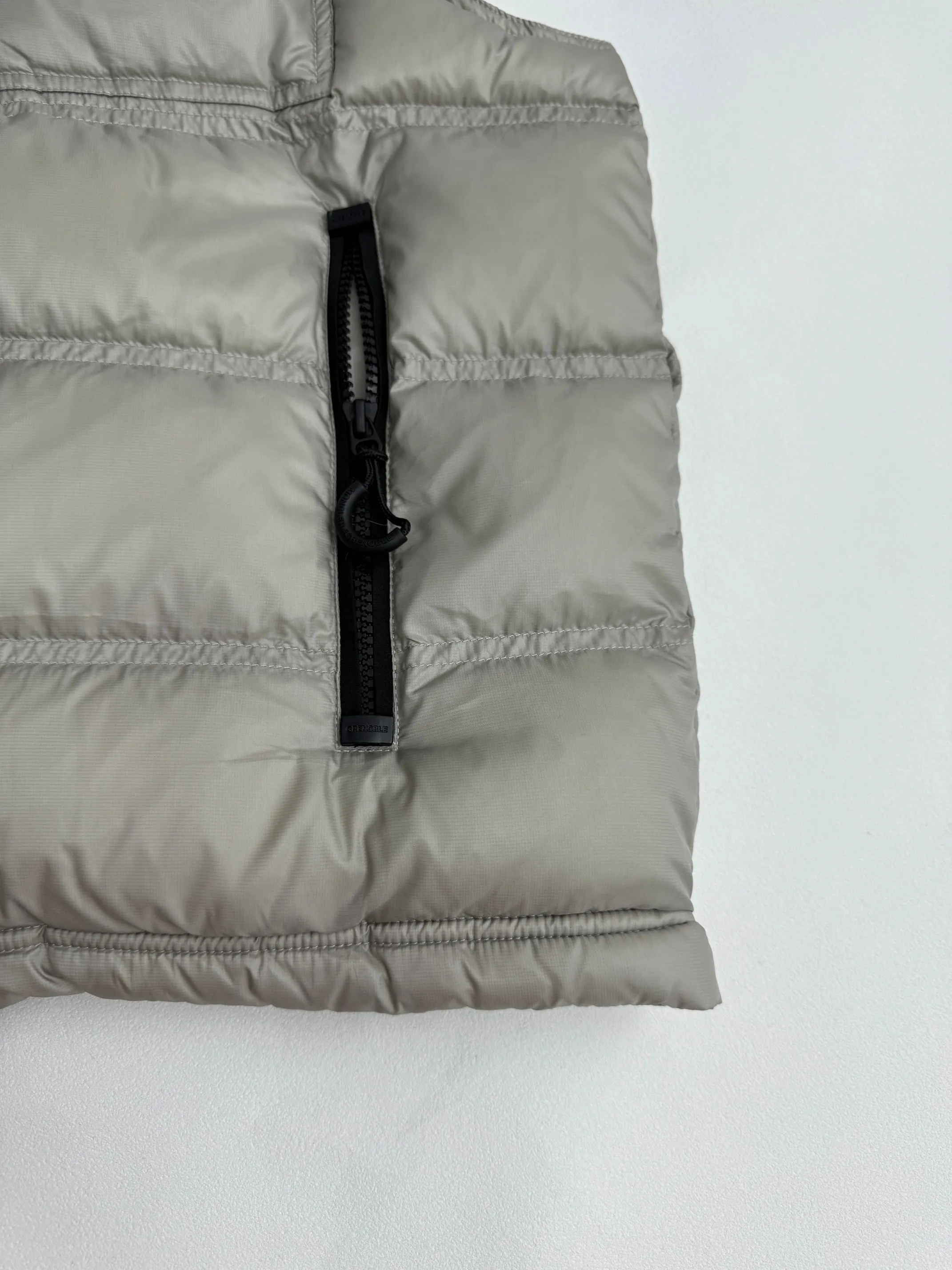 P730 Moncler Mouth Grenoble Nantu Series Down Vest 1/2/3/4