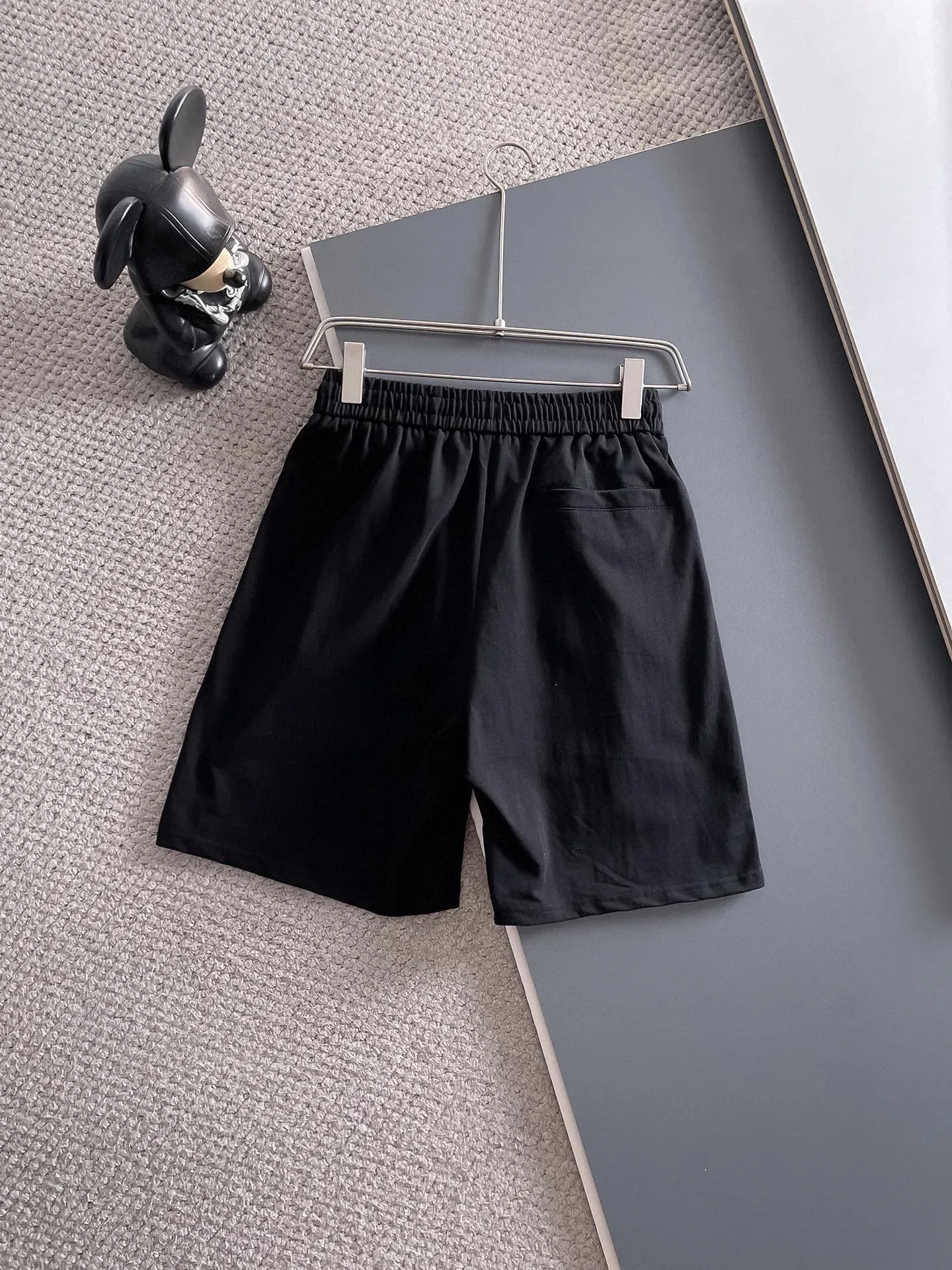 P570 Brand [MONCLER Mouth Covered] 2025 round neck short-sleeved shorts suit. The pure cotton fabric upper body will not be stuffy, the smooth and comfortable skin-friendly effect is more breathable, the fabric has its own texture, classic logo technology, a new interpretation from a unique angle, fashionable and versatile choice! Size: M-3XL (maximum wear: 190 pounds)