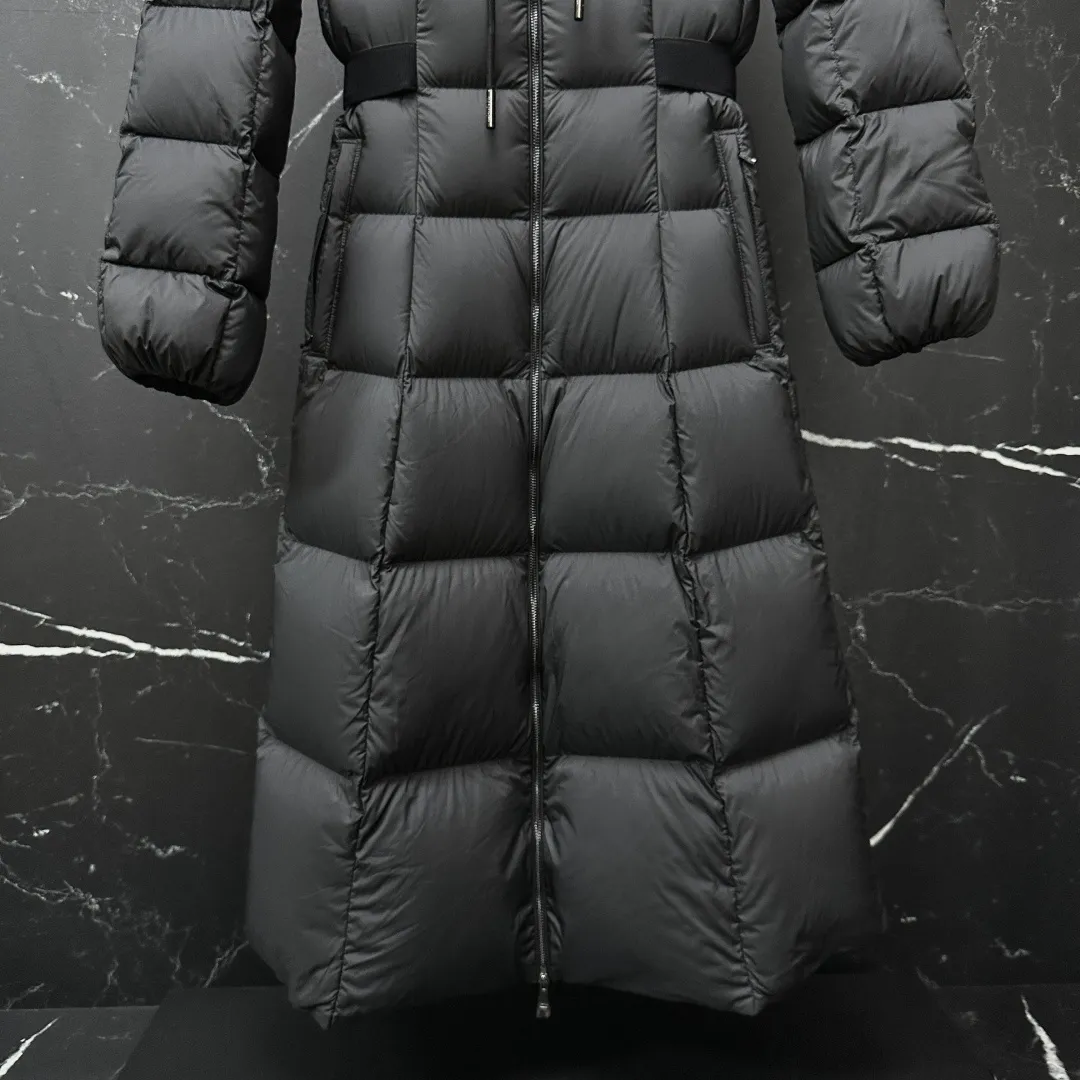 P960 𝑴𝒐𝒏𝒄𝒍𝒆𝒓｜Moncler Faucon Disney Princess on the Run classic model, tall and slim, light luxury fashion, matte waist long down jacket for women T15# 𝑺𝒊𝒛𝒆: 0# 1# 2# 3# Product color: black