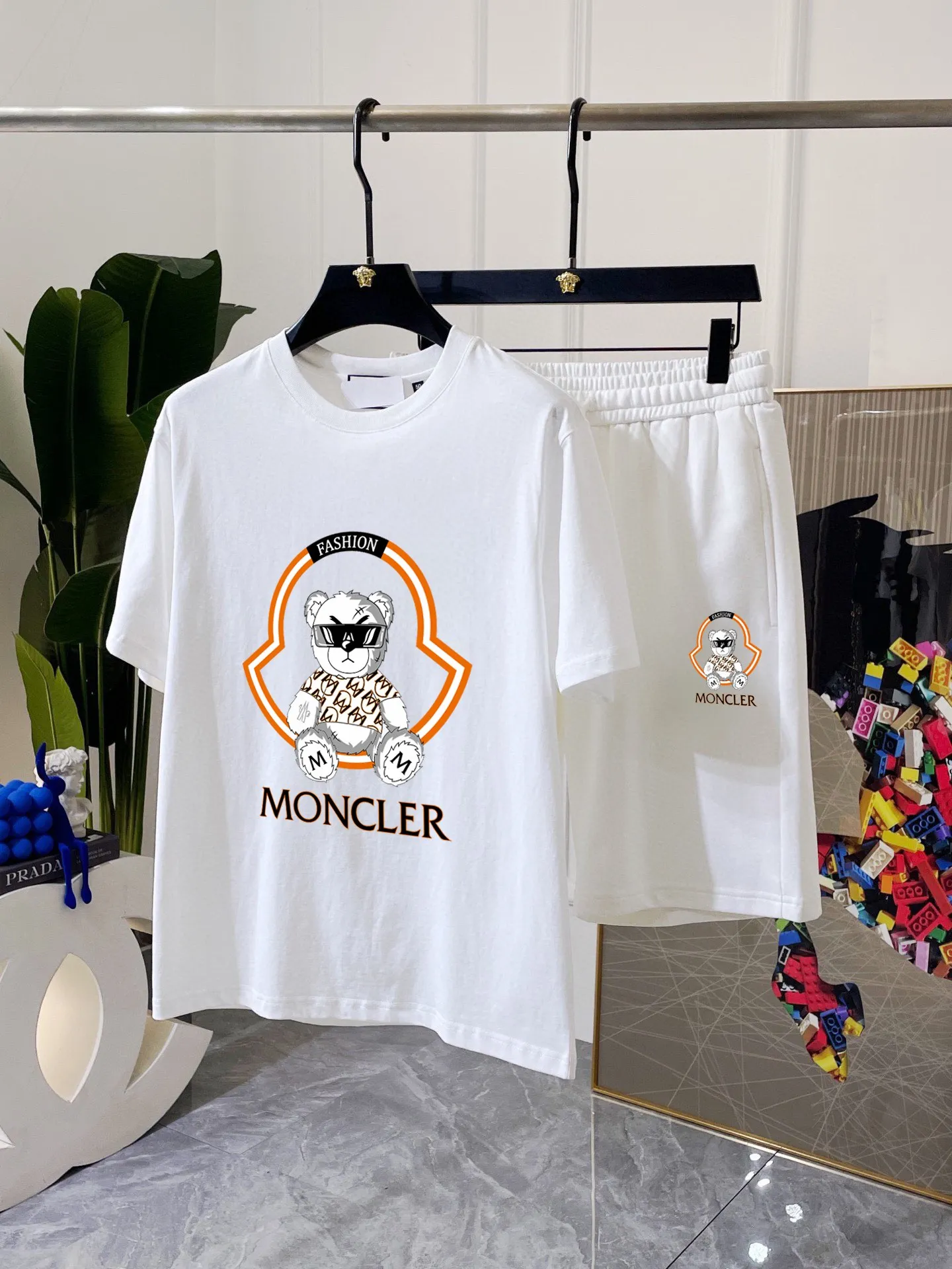 P280 Brand [MONCLER] 2025 new men’s short-sleeved shorts suit! Synchronous sales on the official website! High-end version on the market! It feels delicate and soft! Make you more comfortable to wear! The draped silhouette is awesome! Size: M-5XL (please state your height and weight when placing an order)