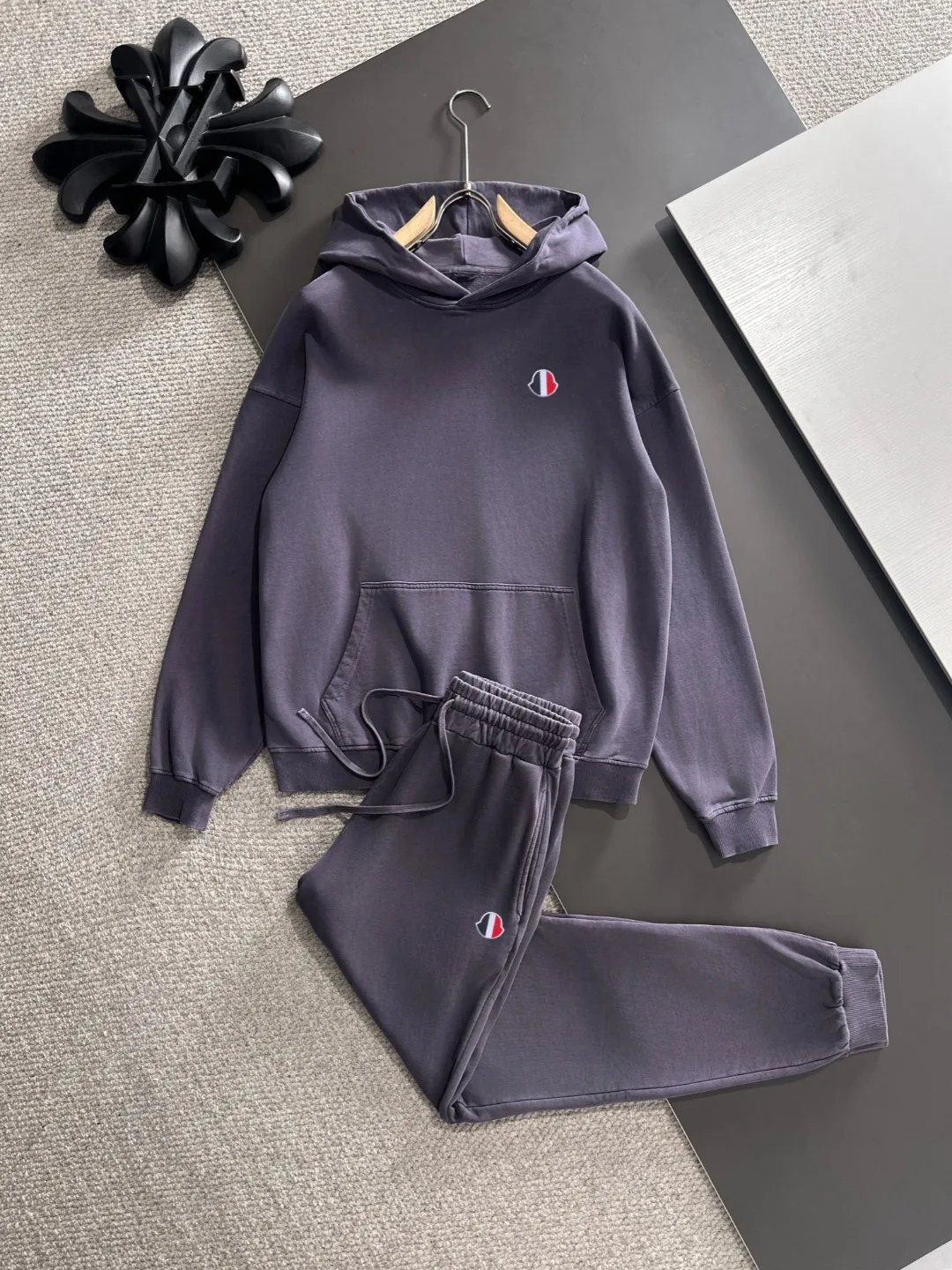 Next day shipping P720 MONCLER/Mongolian high quality 2025 autumn and winter new casual heavy industry suit exclusively developed by yb! High quality production! The top version of the trading company channel order, external orders for imported custom fabrics, high breathability and comfort, impeccable details, absolutely worth buying! This type of suit is also a must-have for lazy people. You don’t have to think about how to match it, you can just get it in one set! Brand element design concept, delicate and soft feel! It presents a casual cut and the upper body shape is great! On sale simultaneously on the official website! From a high-end men's positioning brand, the low-key luxury taste is irresistible! Exquisite workmanship and impeccable quality! The overall style is simple, fashionable and timeless, fully meeting the requirements of stylish and tasteful dressing! Sizes: S to XXL (or state your height and weight when placing an order)