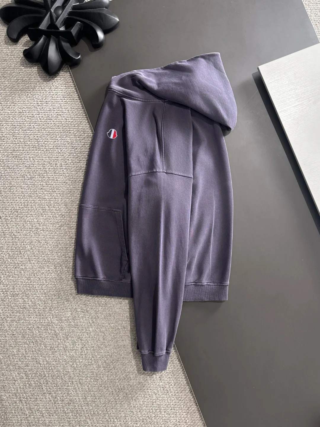 Next day shipping P720 MONCLER/Mongolian high quality 2025 autumn and winter new casual heavy industry suit exclusively developed by yb! High quality production! The top version of the trading company channel order, external orders for imported custom fabrics, high breathability and comfort, impeccable details, absolutely worth buying! This type of suit is also a must-have for lazy people. You don’t have to think about how to match it, you can just get it in one set! Brand element design concept, delicate and soft feel! It presents a casual cut and the upper body shape is great! On sale simultaneously on the official website! From a high-end men's positioning brand, the low-key luxury taste is irresistible! Exquisite workmanship and impeccable quality! The overall style is simple, fashionable and timeless, fully meeting the requirements of stylish and tasteful dressing! Sizes: S to XXL (or state your height and weight when placing an order)