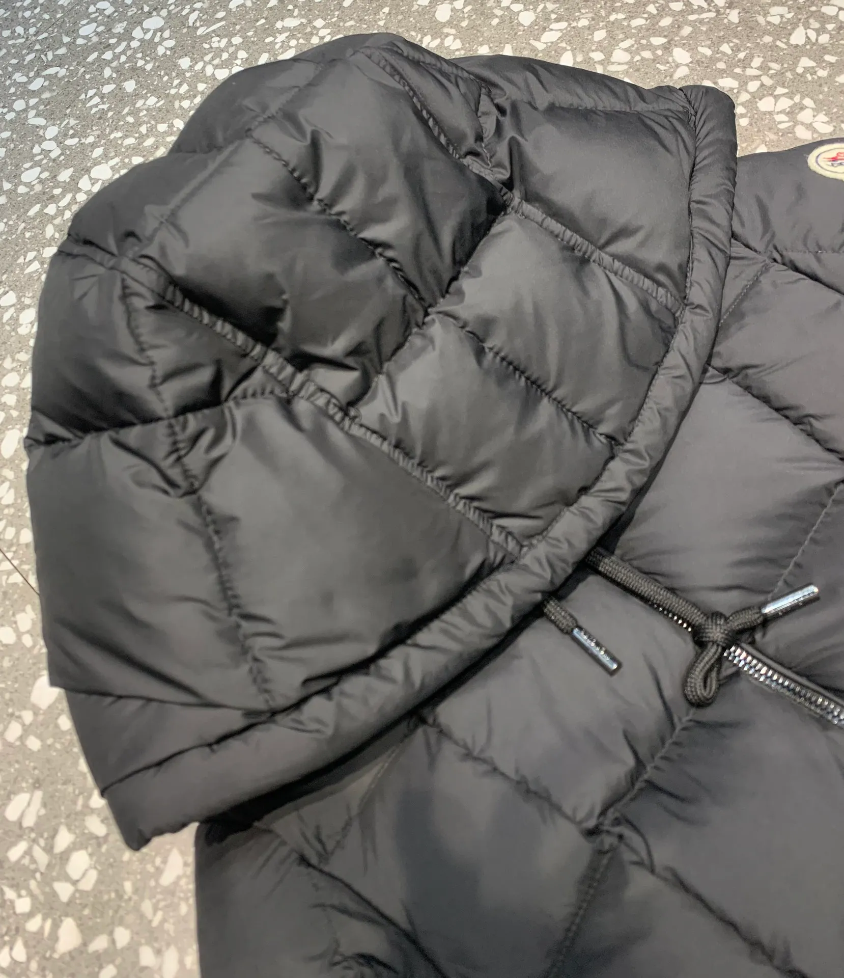 P1060 🆕❤️Mo＊cⅠer 2️⃣0️⃣2️⃣4️⃣🆕New autumn and winter down jacket👇👇👇 Moncler/Moncler/Moncler 23 new autumn and winter Faucon long hooded slim down jacket jacket for women👏🏻, counter quality, first-class craftsmanship, original hardware Original washing water label with impeccable details 🐮 Color: Black Size: 0123