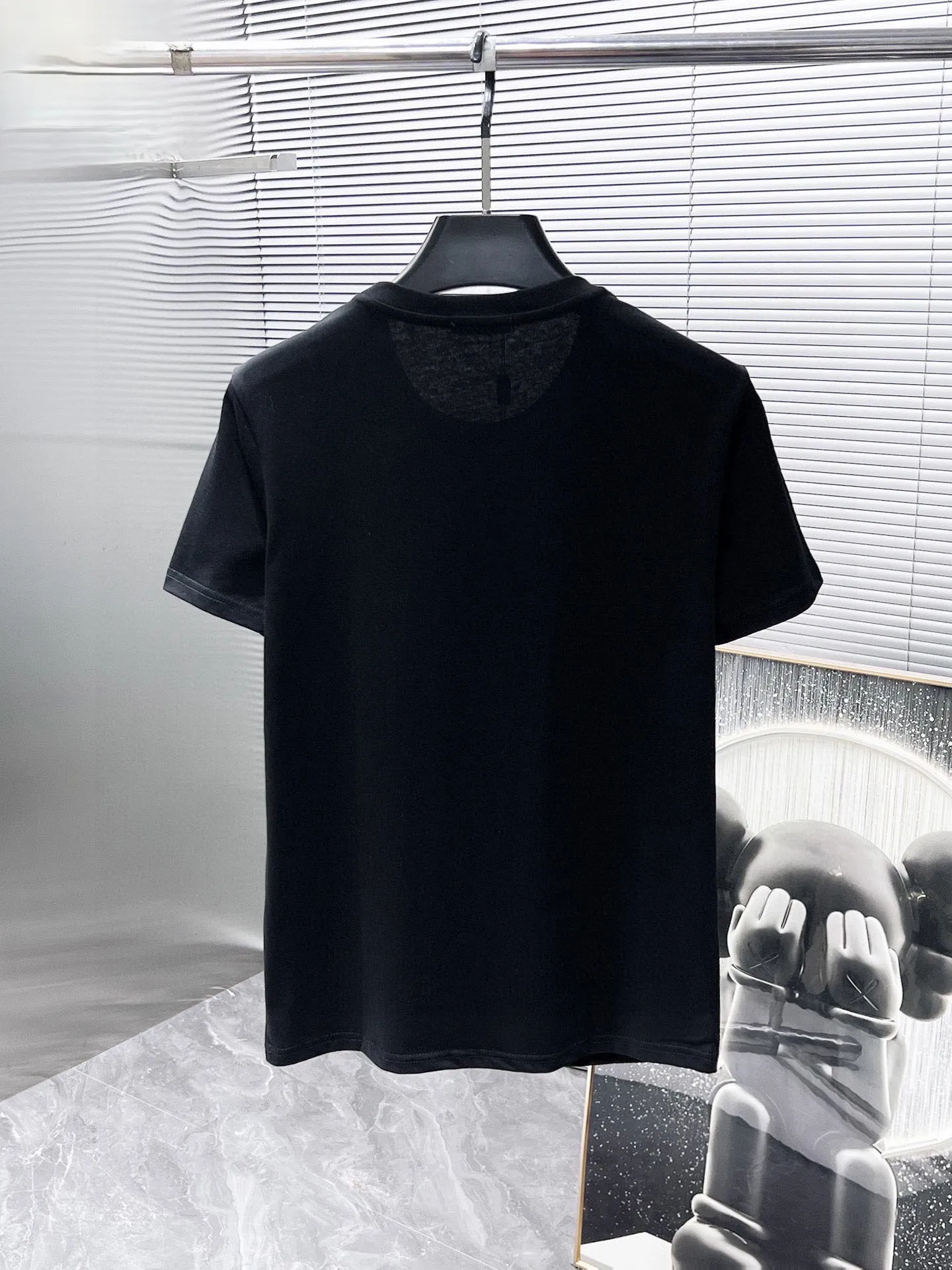 P290 Brand [MONCLER] 2025 new men’s short-sleeved shorts suit! Synchronous sales on the official website! High-end version on the market! It feels delicate and soft! Make you more comfortable to wear! The draped silhouette is awesome! Size: M-5XL (please state your height and weight when placing an order)