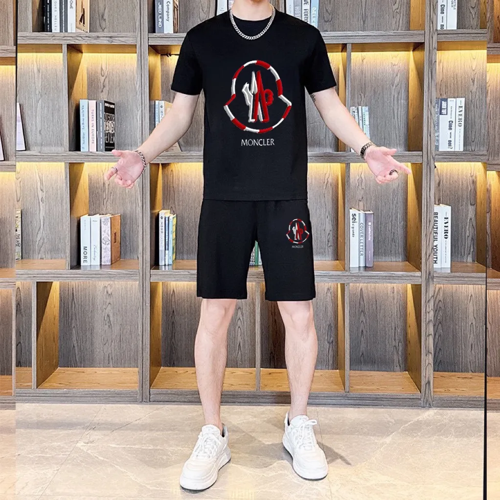 P280 Brand [MONCLER] 2025 new men’s short-sleeved shorts suit! Synchronous sales on the official website! High-end version on the market! It feels delicate and soft! Make you more comfortable to wear! The draped silhouette is awesome! Size: M-5XL (please state your height and weight when placing an order)