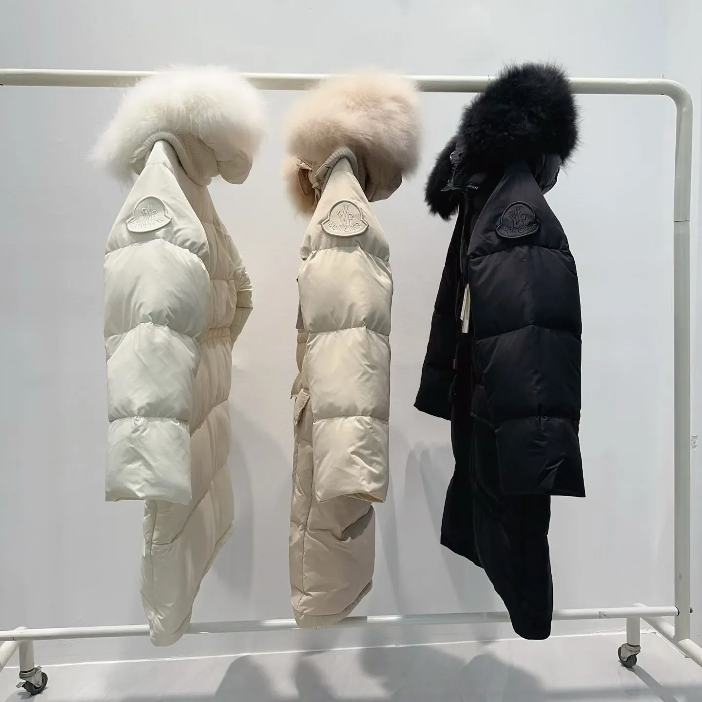 P1700 Moncler high-end series, Ruvuma mid-length down jacket Color: black white apricot Size: 0-1-2