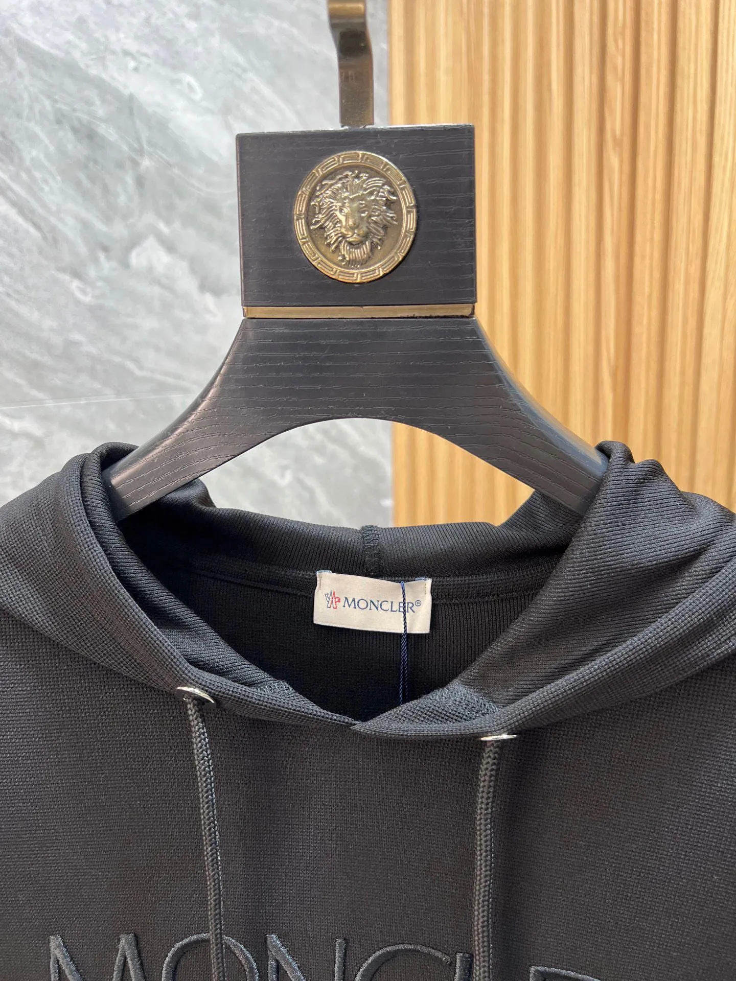 P560 Brand [MONCLER Mouth Covered] 2025 round neck short-sleeved shorts suit. The pure cotton fabric upper body will not be stuffy, the smooth and comfortable skin-friendly effect is more breathable, the fabric has its own texture, classic logo technology, a new interpretation from a unique angle, the first choice for fashion and versatility! Size: M-3XL (maximum wear: 190 pounds)