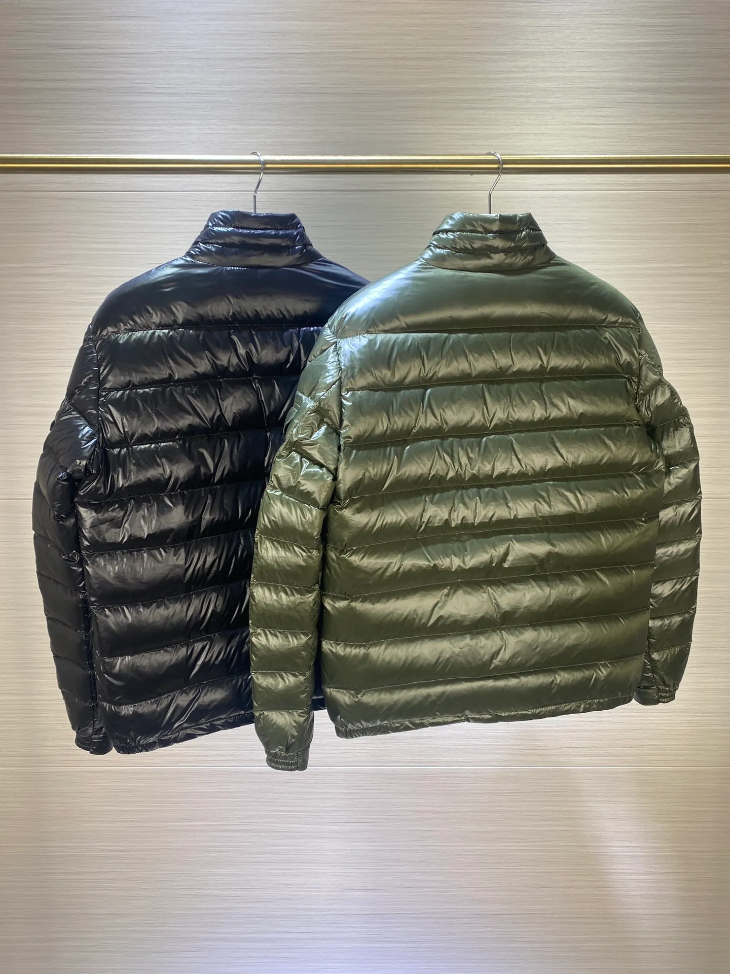 P700 The latest version of fashionable high-end customized Moncler/Mongolian down jacket, lightweight and classic men's clothing Color: black, dark green Size: 1 2 3 4 5