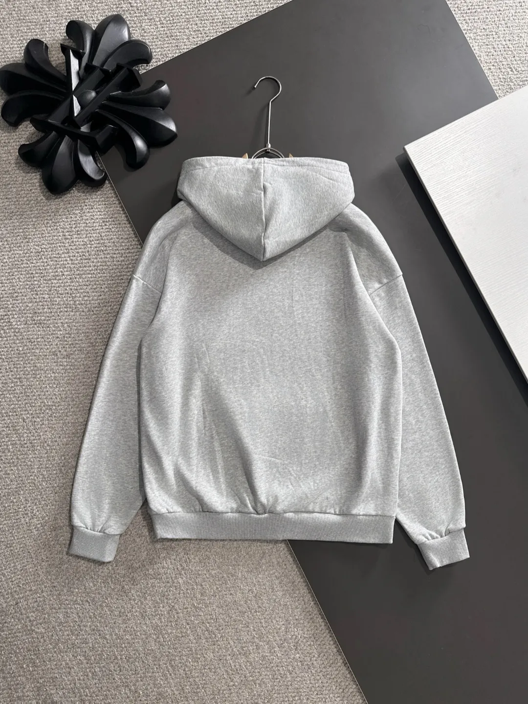 Next day shipping P720 MONCLER/Mongolian high quality 2025 autumn and winter new casual heavy industry hooded suit exclusively developed by yb! High quality production! The top version of the trading company channel order, external orders for imported custom fabrics, high breathability and comfort, impeccable details, absolutely worth buying! This type of suit is also a must-have for lazy people. You don’t have to think about how to match it, you can just get it in one set! Brand element design concept, delicate and soft feel! It presents a casual cut and the upper body shape is great! On sale simultaneously on the official website! From a high-end men's positioning brand, the low-key luxury taste is irresistible! Exquisite workmanship and impeccable quality! The overall style is simple, fashionable and timeless, fully meeting the requirements of stylish and tasteful dressing! Sizes: S to XXL (or state your height and weight when placing an order)