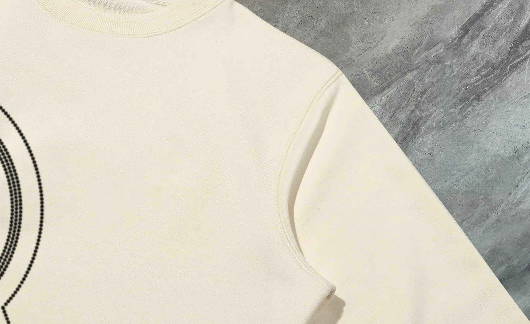 P210 High-version sweatshirt) [Long-term stock] 〖𝐌𝐎𝐍𝐂𝐋𝐄𝐑~Mask〗 Made of 440g heavy-weight fabric. It is different from the market currency. It can be matched with any variety and is properly handsome. 😎The whole dress is made of double waistcoats. The double waistcoats make the whole dress more three-dimensional. Not ordinary factories can do such fine work. 2025 Spring runway version of the T stage, on sale at the counter, round neck terry sweatshirt, high-end double-strand pure cotton, custom-made stretch ribs, dyed in the same vat, complete with three standards, matched with exquisite embroidered LOGO on the chest, simple and advanced, same style for men and women. Color: black, apricot, white, size: S M L XL 2XL