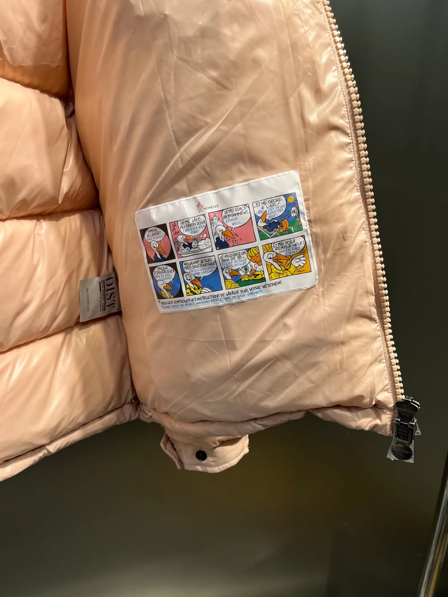 P700 𝗠𝗼𝗻𝗰𝗹𝗲𝗿 𝗠𝗮𝘆𝗮/ Moncler's top-quality Maya down jacket is a super hot style that you can't buy in winter. Eason Chan, Nicholas Tse, and Zhao Lusi have been wearing it one after another. They speak for themselves with their strength, a veteran-level style. This series is known for its fluffy bread style and glossy effect. It is the most popular series in the classic main line of the M family. Buying at the counter and from the official website is basically a matter of rush! Promise me to buy it soon! Just needed series! ! Don’t wait until winter when it’s hard to get one size: 123456