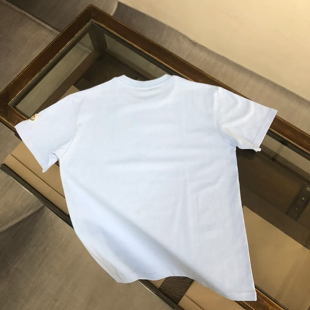 P150 MONCLER 25 latest short-sleeved T-shirt for couples ~ Brand new element pattern printing design ~ The upper body of the fabric is comfortable and breathable, not stiff, slim cut, made of high-end custom-made pure cotton fabric! The upper body is comfortable and stylish, and it can be worn alone as an inner layer. It is a must-have for fashionistas! ! ! Color: Black White Orange Royal Blue Light Blue Size: S M L XL (Loose fit! Please indicate your height and weight when placing an order)