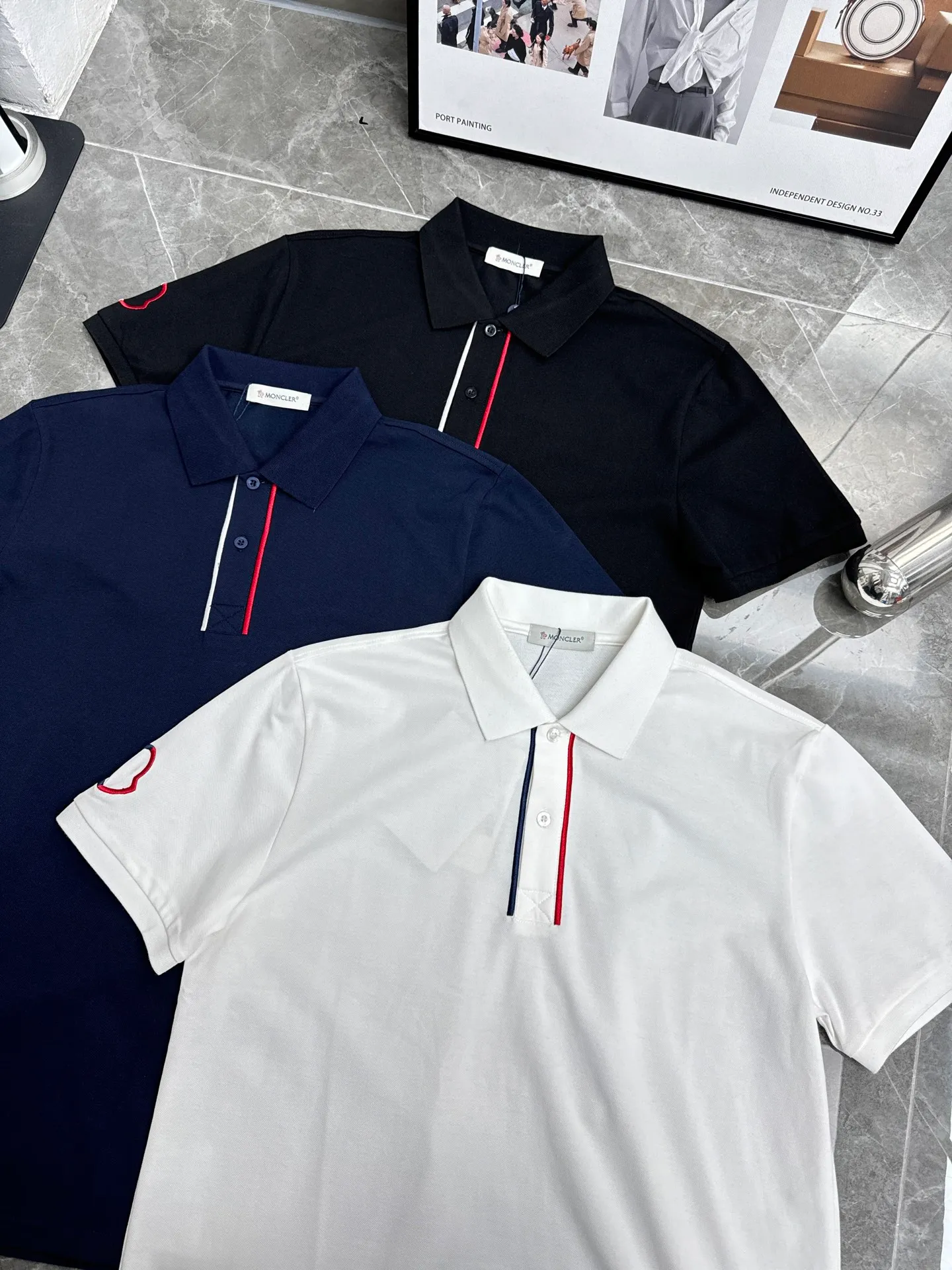 P250 moncler🌟New spring and summer men's short-sleeved Polo shirt, the brand's latest design elements! It’s neither monotonous nor complicated, just the right amount to show off your taste! Customer-supplied top-quality customized pique cotton fabrics! Comfortable, sweat-absorbent and breathable are not a problem at all. The unique luxury feel of the fabric presents a simple and elegant temperament! Letter logo embroidery design on the chest! Full three-dimensional! Standard cutting design! Every detail is in sync with high-end fashion. 🐒🐒Size: M-3XL