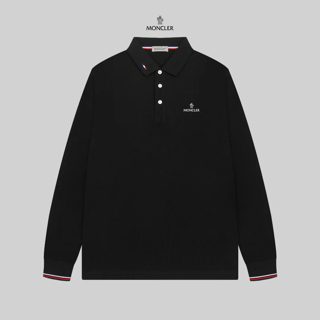 P210 Moncler official website lapel long-sleeved Polo shirt.  A simple yet refined T-shirt. The best item to create a modern and elegant look. Excellent channel product! Customer-supplied Piquet porous fiber pique cotton fabric, which can be called a "breathing fabric."  The unparalleled texture is inseparable from the exquisite materials used in craft tailoring. The craft knitted quilted design makes the hand feel extremely smooth and delicate without any roughness. The original logo design is more luxurious and noble. The upper body is comfortable and classy. The hand feels very smooth and soft. It can be easily controlled regardless of business, fashion or leisure. The age span is very large, which conforms to the trendy and practical dressing customs. It is the first choice for senior urban fashion people.  Black/white/Tibetan orchid Size: M~3XL