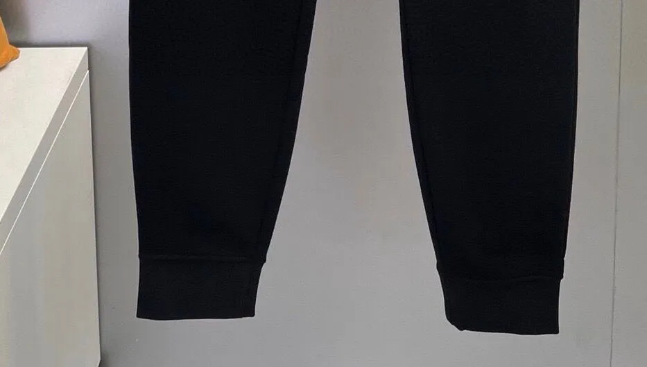 P380 💰【MONCLER】(Gospel for Fatty) hot-selling suit is coming. Focus on the original version of the official website. 2025 new hot-selling sweatshirt suit. The original order is hard to buy. 🇭🇰The meticulous work of top designers is dedicated to a fitting and perfect upper body effect. All-natural high-quality Roman cotton 100%, close-fitting comfort. Noble and elegant hardware all show elegance and noble temperament! Counter size: M-5XL (maximum wear up to 220 pounds)