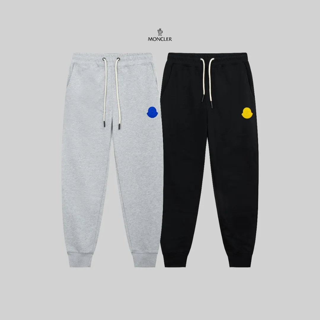 P270 top version, different currency) ✨Moncler SS show model Slim-fitting line logo simple Logo sweatpants 380g weight Compatible with all body types Black and white drawstring design on the waist elastic band Customized drawstring pockets with diagonal pocket design on both sides There is also a small pocket on the back Color: black gray Size S-XL