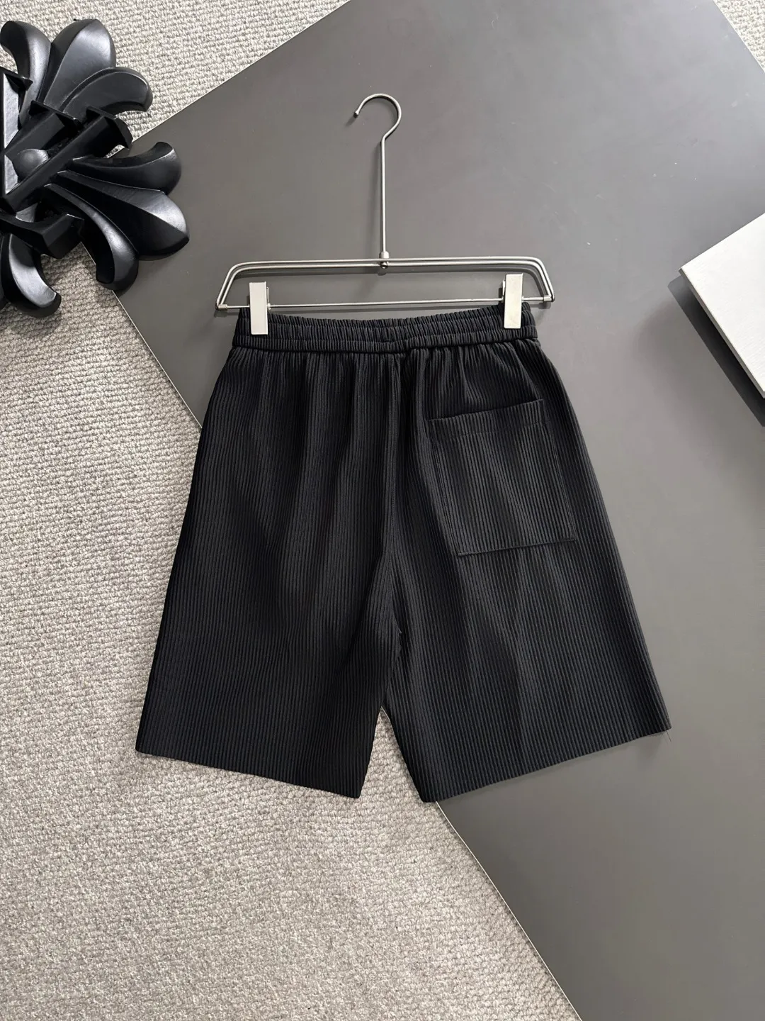 Next day shipping P460 MONCLER/Mongolian high quality 2025 spring and summer new casual heavy industry suit exclusively developed by yb! High quality production! Imported custom-made fabrics for foreign orders, with high breathability and comfort, impeccable details, brand element design concept, delicate and soft feel! It presents a casual cut and the upper body shape is great! On sale simultaneously on the official website! From a high-end men's positioning brand, the low-key luxury taste is irresistible! Exquisite workmanship and impeccable quality! The overall style is simple, fashionable and timeless, fully meeting the requirements of stylish and tasteful dressing! Size: M-XXXL