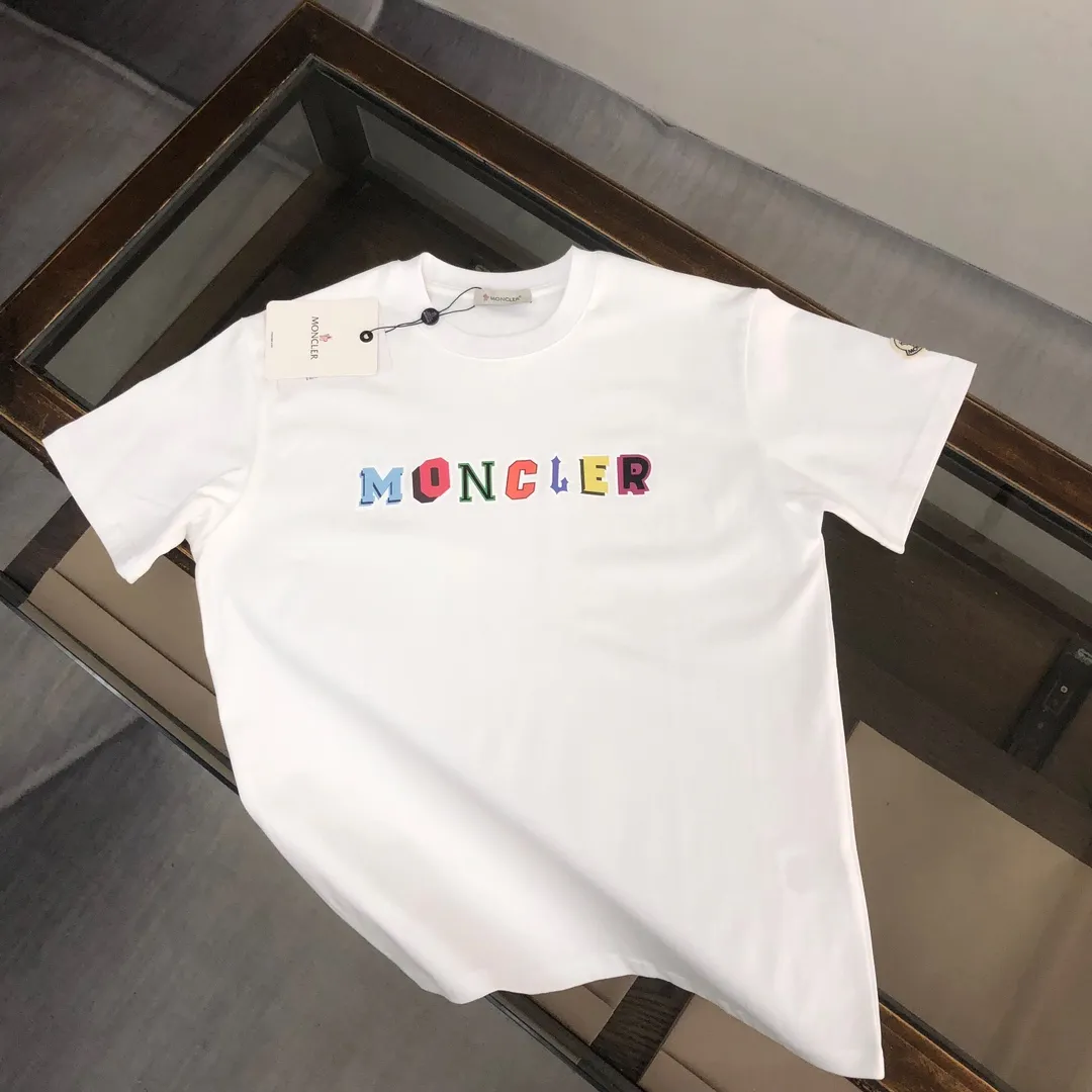 P160 🔥MONCLER The latest short-sleeved T-shirt for couples ~ Featured brand contrasting letter printing ~ The fabric upper body is comfortable and breathable, not stiff, slim cut, made of high-end custom-made pure cotton fabric! The upper body is comfortable and stylish, and it can be worn alone as an inner layer. It is a must-have for fashionistas! ! ! Color: black white Size: S～XL (loose version, please state your height and weight when placing an order)