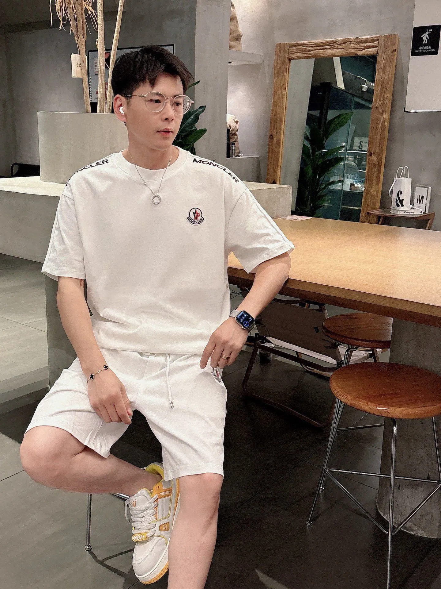 P560 Brand [MONCLER Mouth Covered] 2025 round neck short-sleeved shorts suit. The pure cotton fabric upper body will not be stuffy, the smooth and comfortable skin-friendly effect is more breathable, the fabric has its own texture, classic logo technology, a new interpretation from a unique angle, the first choice for fashion and versatility! Size: M-3XL (maximum wear: 190 pounds)