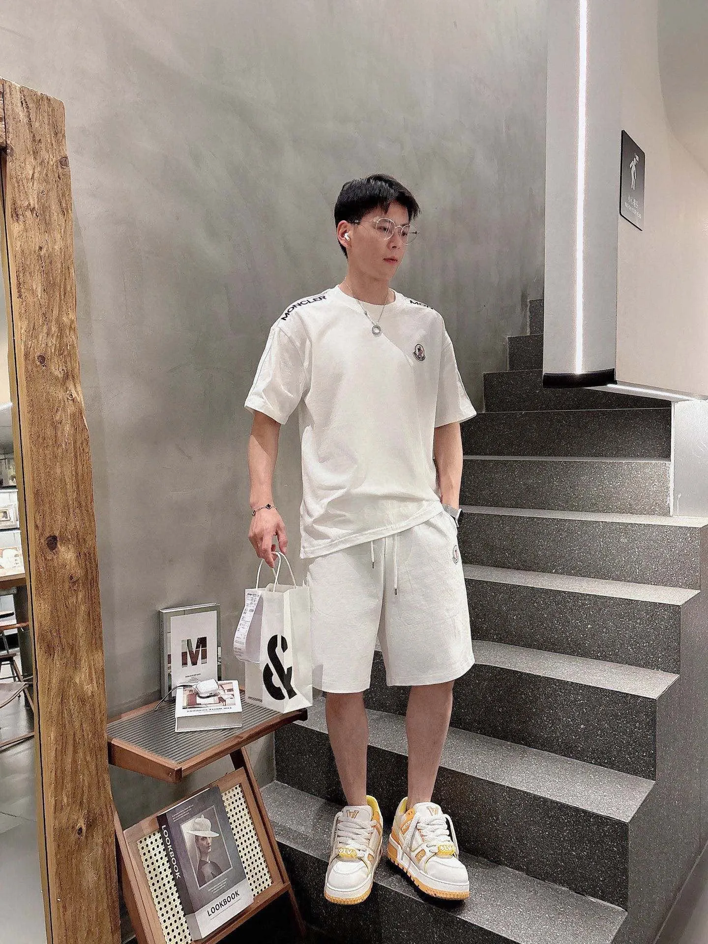 P560 Brand [MONCLER Mouth Covered] 2025 round neck short-sleeved shorts suit. The pure cotton fabric upper body will not be stuffy, the smooth and comfortable skin-friendly effect is more breathable, the fabric has its own texture, classic logo technology, a new interpretation from a unique angle, the first choice for fashion and versatility! Size: M-3XL (maximum wear: 190 pounds)