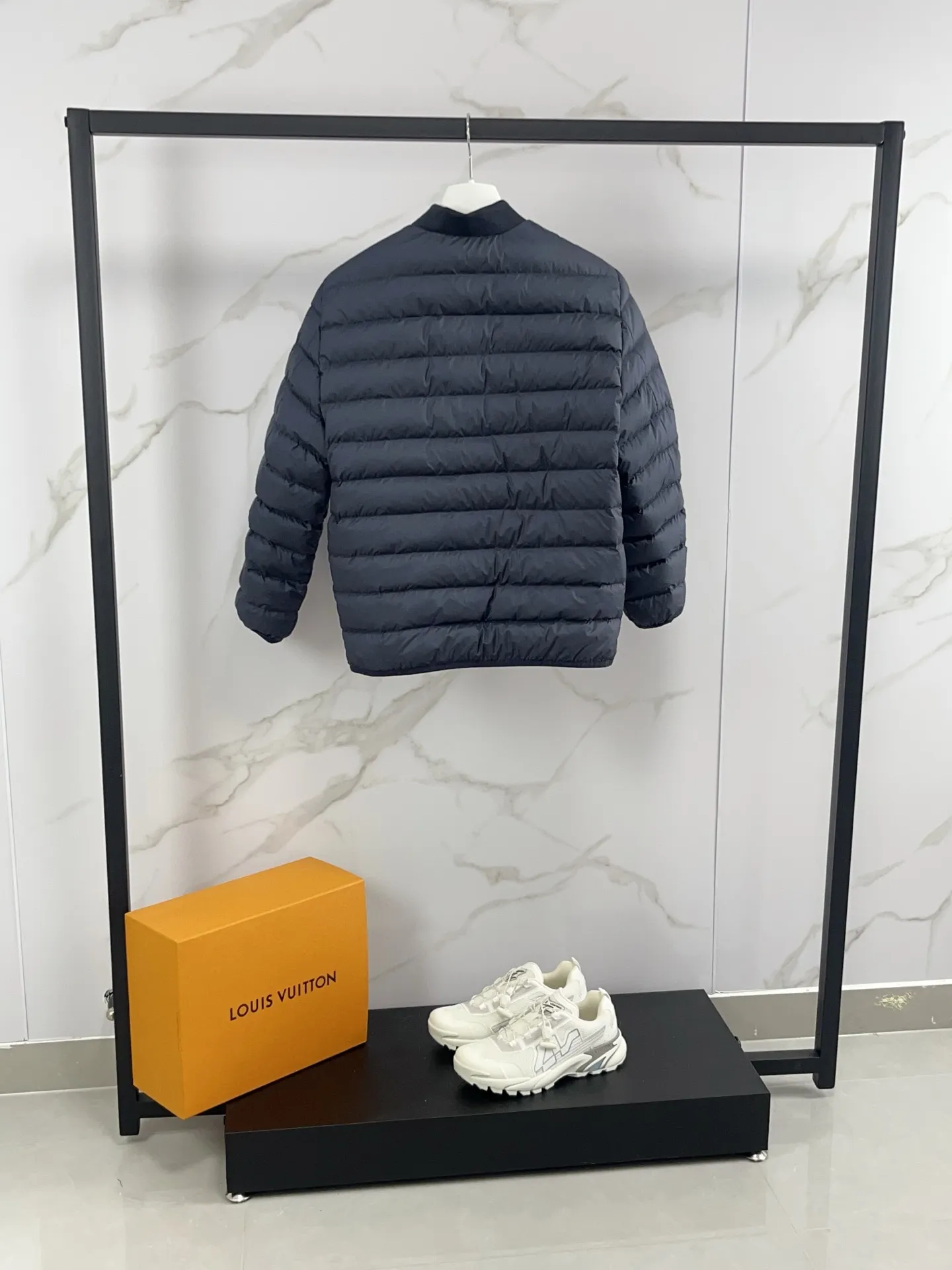 P1160 🆕Moncler Lanche series zipper pocket logo patch goose down removable hood three-in-one down jacket. Original 1:1 customized hardware accessories, all imported and original customization. Welcome to compare at the counter. Absolutely high quality. Made of top-grade 90 white duck down. Super soft. Filled with feathers and fluffy. Super heavy-duty. Fabric workmanship is excellent👍