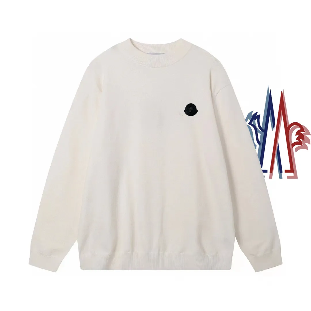 P210 Moncler/Mongolian 3-label complete, half-turtleneck sweater, fine wool blended sweater, high-end customized collection for men and women, part of the brand's high-end main line, patented top-grade yarn blending, using innovation to interpret conventional styles. The configuration of the fabric is subversive. The details are remarkable, and the price-performance ratio is very high. Meri wool yarn is of excellent quality. It feels super soft, delicate, soft, non-pilling and does not deform. The upper body is extremely skin-friendly and comfortable. Can be worn on its own with a jacket or on its own. Size: M L XL 2XL 3XL