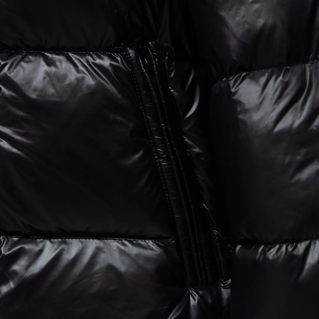 P900 top version (different currency) Style: Moncler Moncler Mengkou 25 new Tripiti down jacket (all made of national standard 90 goose down, sizes are all authentic digital sizes) Color: picture color Size: 1-2-3-4-5 Fabric: 90 goose down Accessories: full set of customized accessories No gender distinction, same style for men and women
