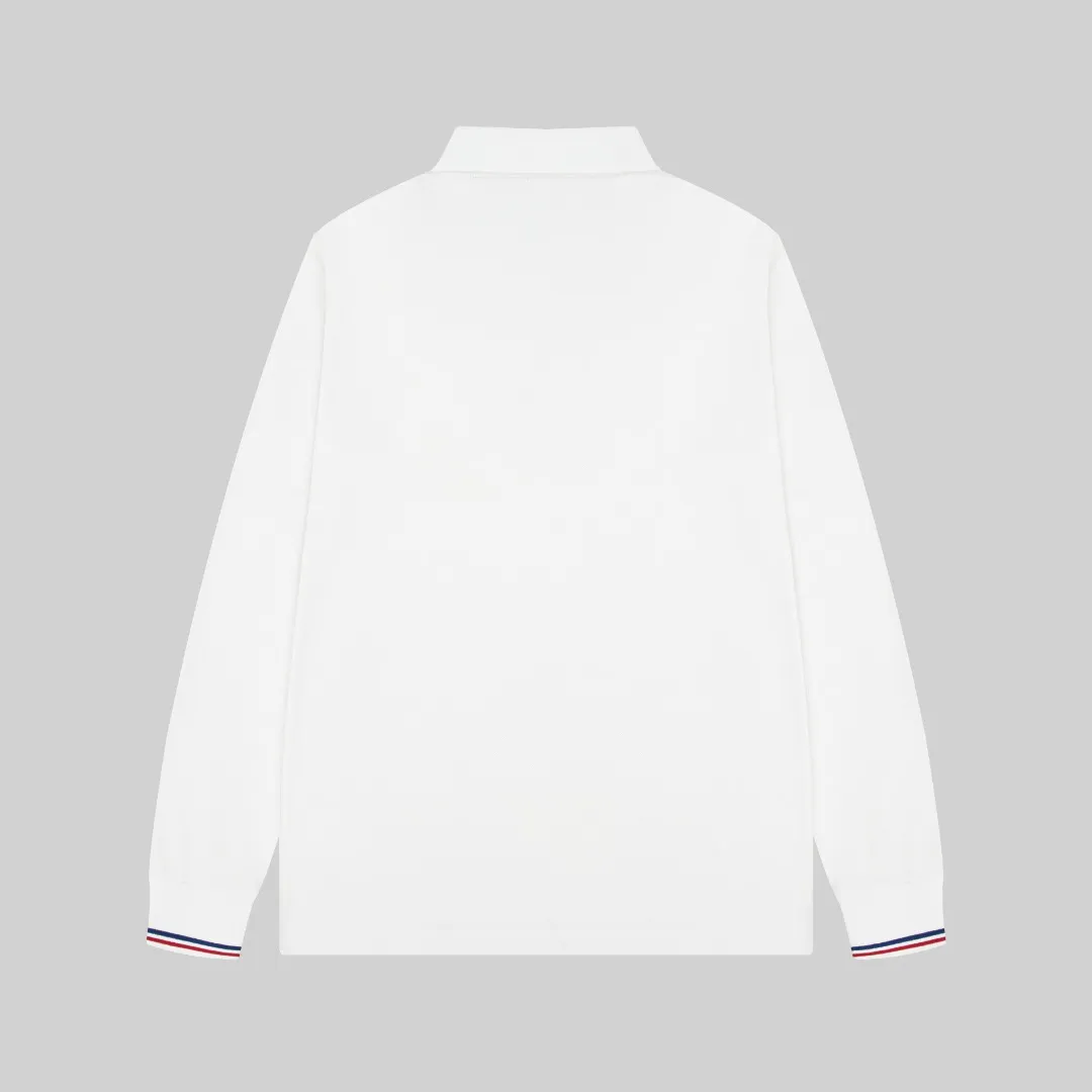 P210 MONCLER/Mask 25SS new logo embroidered lapel long-sleeved Polo shirt.  A simple yet refined T-shirt. The best item to create a modern and elegant look. Excellent channel product! Customer-supplied Piquet porous fiber pique cotton fabric, which can be called a "breathing fabric."  The unparalleled texture is inseparable from the exquisite materials used in craft tailoring. The craft knitted quilted design makes the hand feel extremely smooth and delicate without any roughness. The original logo design is more luxurious and noble. The upper body is comfortable and classy. The hand feels very smooth and soft. It can be easily controlled regardless of business, fashion or leisure. The age span is very large, which conforms to the trendy and practical dressing customs. It is the first choice for senior urban fashion people.  Black/white/Tibetan orchid Size: M~3XL