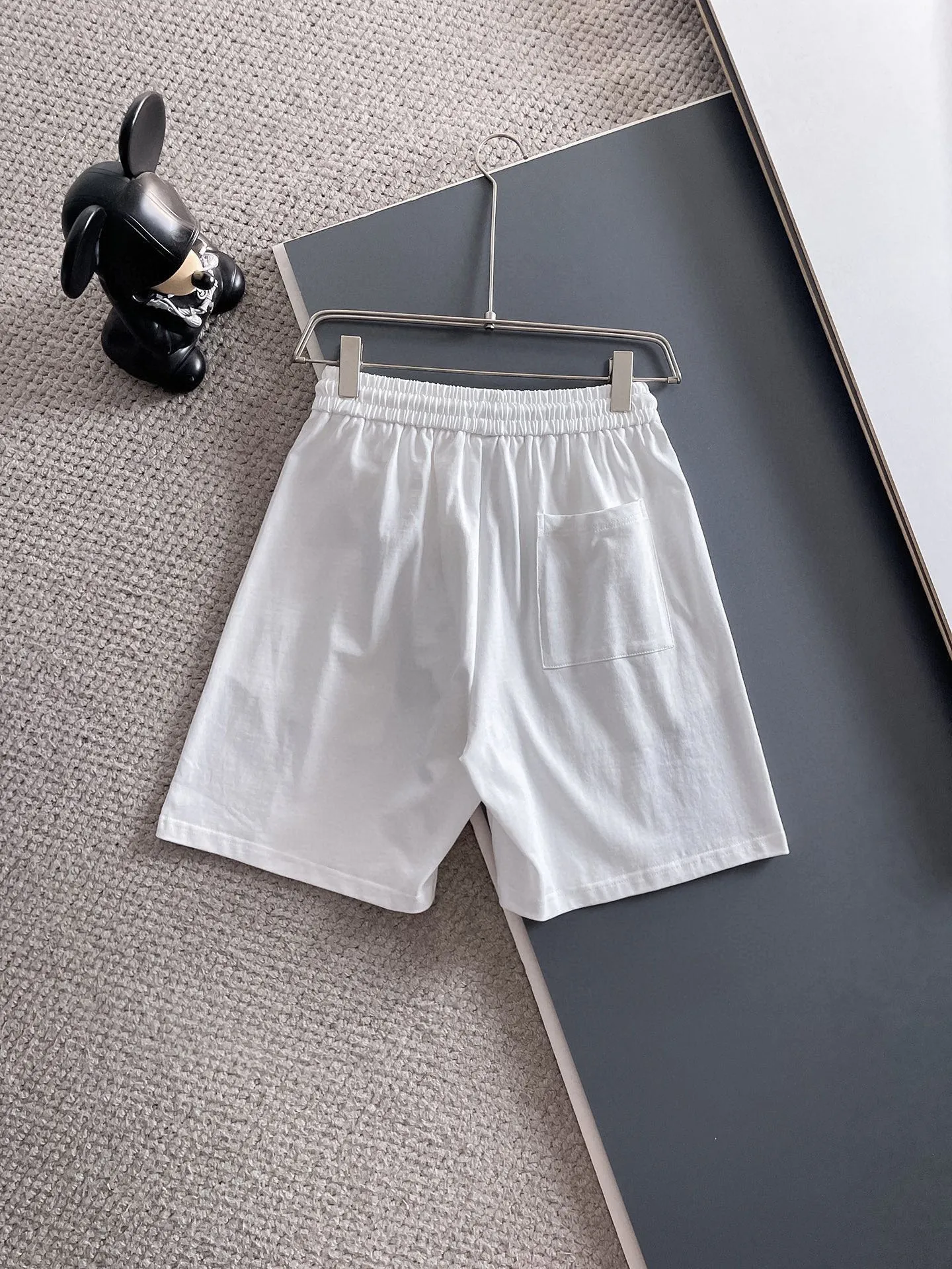 P570 Brand [MONCLER Mouth Covered] 2025 round neck short-sleeved shorts suit. The pure cotton fabric upper body will not be stuffy, the smooth and comfortable skin-friendly effect is more breathable, the fabric has its own texture, classic logo technology, a new interpretation from a unique angle, fashionable and versatile choice! Size: M-3XL (maximum wear: 190 pounds)