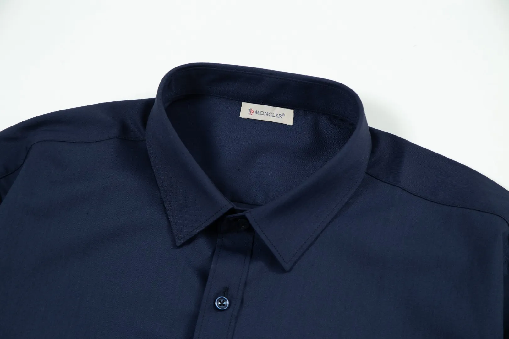 P270 Moncler official website classic brand logo design long-sleeved shirt, custom-dyed fabric, upper body full of high-end feel, pure cotton bamboo fiber fabric, high quality, same style for men and women. Size: 39-43 (M-3XL)