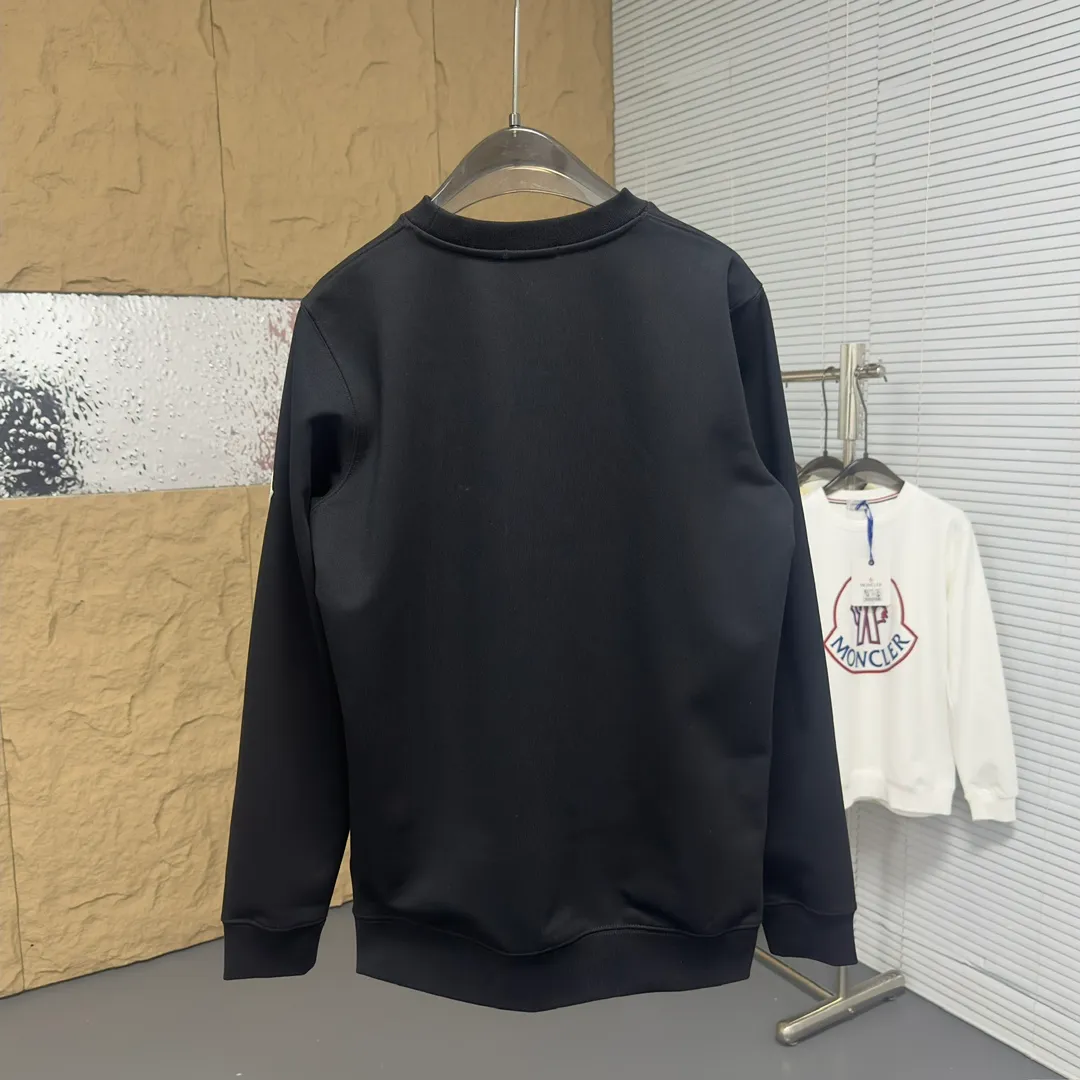 P280 Brand: Mengkou🤳𝐌𝐎𝐍𝐂𝐋𝐄𝐑 Fabric: ☑️Made of 440g double-strand pure cotton terry👕 Fabric: ☑️Thread with 1*1 double yarn thread. 🔜Comes with dyeing in the same tank. Technology: ☑️Using multi-layer color matching 3D three-dimensional silicone technology, 🇧🇫restore the original computer scan and print at a 1:1 ratio. The pattern is clear and concave and convex, a rare high-end product on the market! 🇲🇩All three standards are complete! Size: ☑️S 〰️M 〰️L 〰️XL 〰️XXL