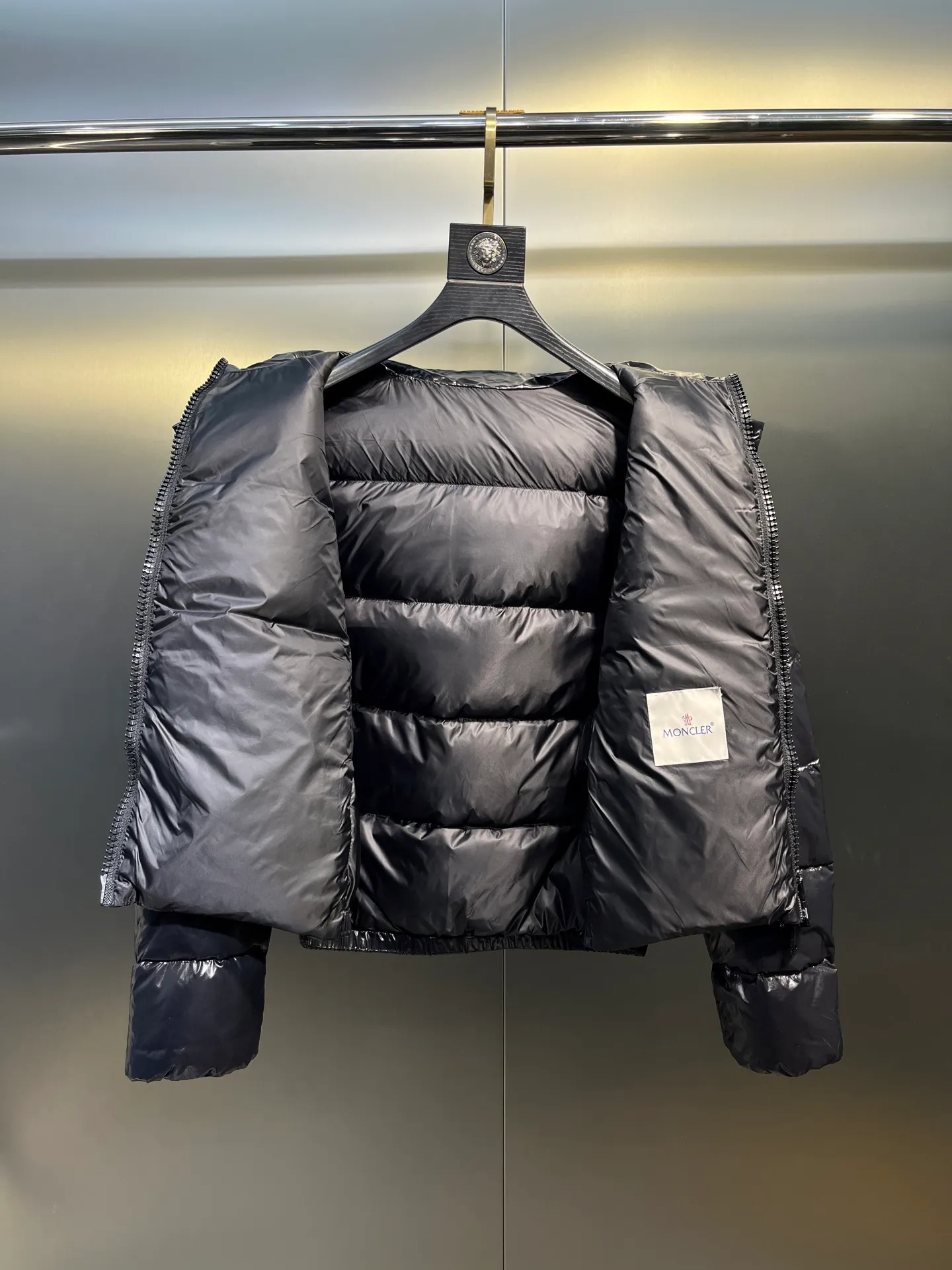 P760 moncler🌟down jacket, original custom-made hardware accessories, all imported and original customization, welcome to compare, absolutely high quality, using top-grade 90 white duck down, super soft, fluffy and plump, super heavy-duty, fabric workmanship, perfect version, pay attention to the fabric, super comfortable, exclusive model, non-market goods, same sizes for men and women.  size: 0123