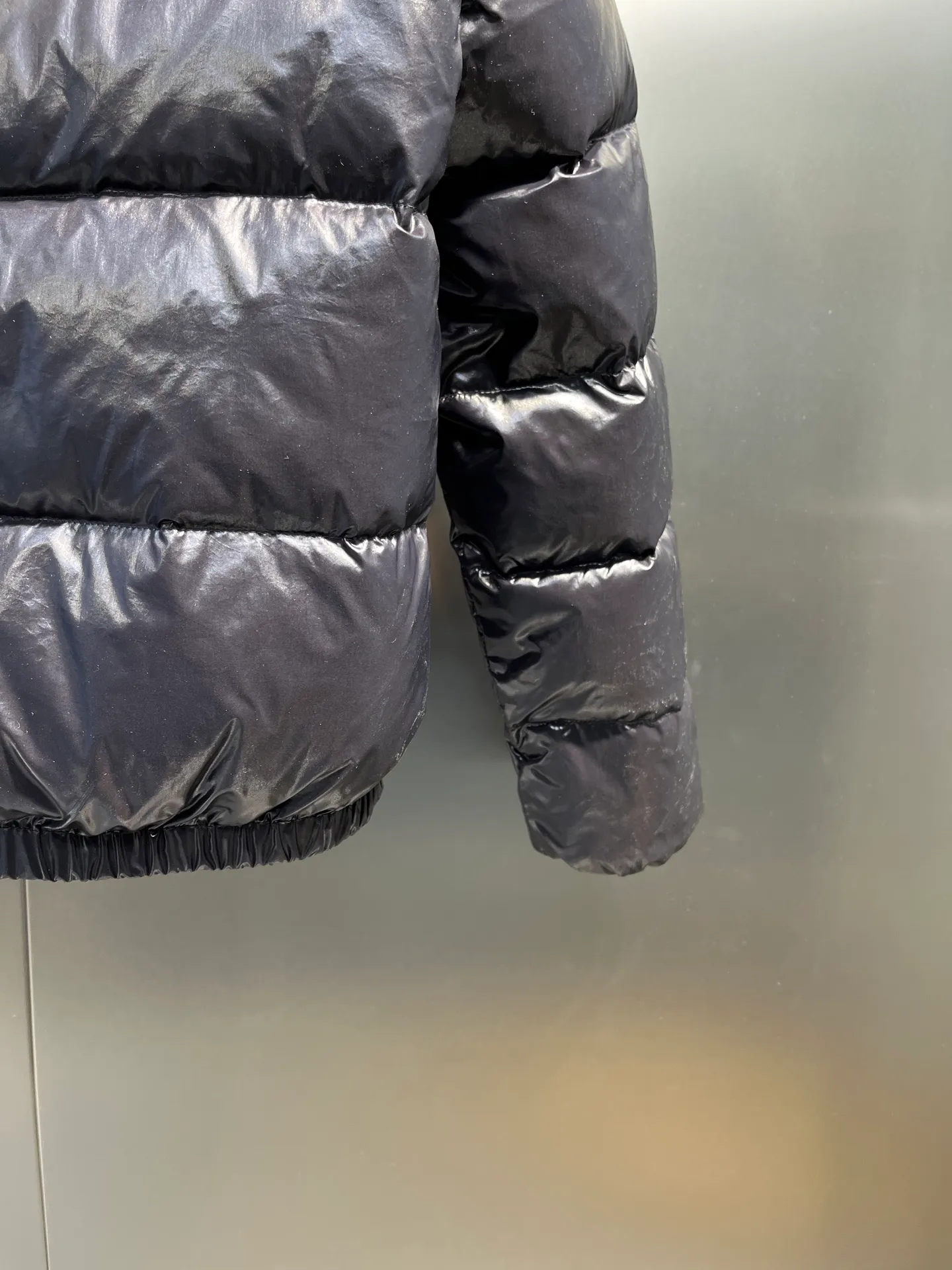 P760 moncler🌟down jacket, original custom-made hardware accessories, all imported and original customization, welcome to compare, absolutely high quality, using top-grade 90 white duck down, super soft, fluffy and plump, super heavy-duty, fabric workmanship, perfect version, pay attention to the fabric, super comfortable, exclusive model, non-market goods, same sizes for men and women.  size: 0123