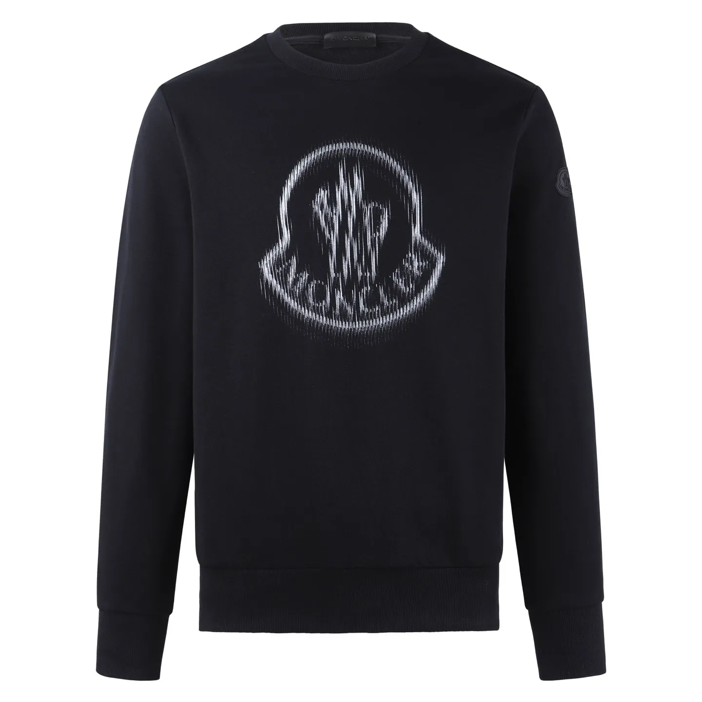 P340 Moncler 24FW Fuzzy Logo Printed Round Neck Sweatshirt (Black) The original version was purchased for RMB 3,926 and developed. The fabric is made of 320g double-ply combed cotton sweatshirt material, and the ribs are made of 2*2 cotton luxury ribs. The fabric enzyme washing process uses biological enzymes to gently wash the fabric, which can not only clean the fabric impurities, but also soften the fiber texture, making the sweatshirt more skin-friendly and soft to the touch, while retaining the stiffness of the fabric itself, making it less likely to deform after long-term wear. The printing part uses digital direct-injection technology: the pattern accurately restores the detailed texture of the brand logo, the color is delicate and has strong adhesion, and it is not easy to fade or crack after washing; the direct-injection process allows the printing to be highly integrated with the fabric without producing a stiff gluey feel, taking into account both aesthetics and wearing comfort. Thanks to the combination of craftsmanship, the clothes not only have a high-end texture, but also take into account the durability of daily wear. It is recommended to hand wash to better maintain the craftsmanship effect. The overall wiring is straight and delicate, the fabric is comfortable and soft, and the color is consistent without color difference. It can be matched with the same style to create a fashionable look and control various occasions. Customized accessories, complete with three standards, the same style for men and women. Size:S-M-L-XL