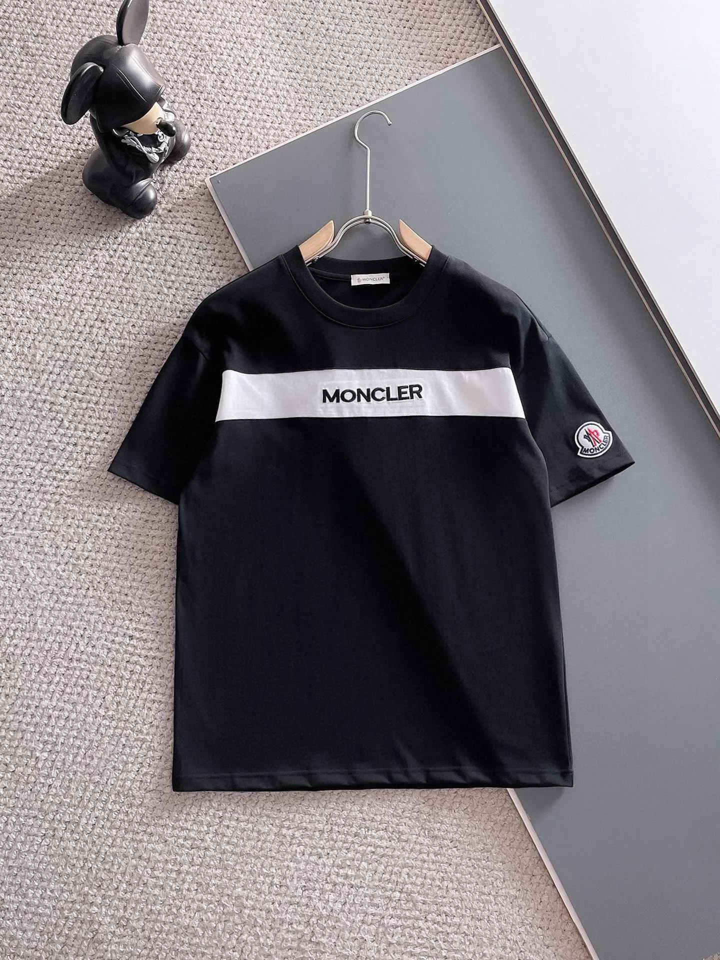 P570 Brand [MONCLER Mouth Covered] 2025 round neck short-sleeved shorts suit. The pure cotton fabric upper body will not be stuffy, the smooth and comfortable skin-friendly effect is more breathable, the fabric has its own texture, classic logo technology, a new interpretation from a unique angle, fashionable and versatile choice! Size: M-3XL (maximum wear: 190 pounds)