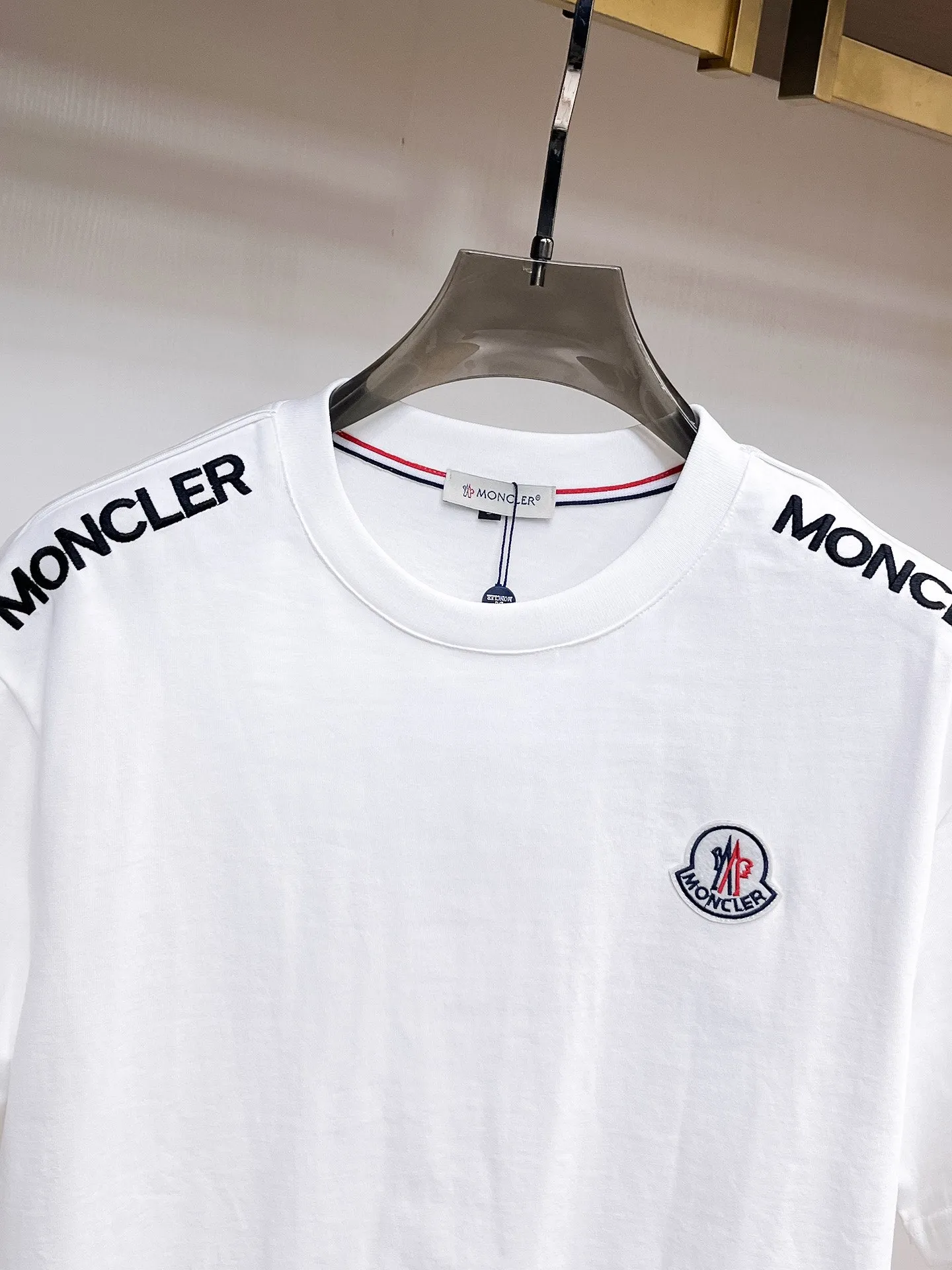 P560 Brand [MONCLER Mouth Covered] 2025 round neck short-sleeved shorts suit. The pure cotton fabric upper body will not be stuffy, the smooth and comfortable skin-friendly effect is more breathable, the fabric has its own texture, classic logo technology, a new interpretation from a unique angle, the first choice for fashion and versatility! Size: M-3XL (maximum wear: 190 pounds)