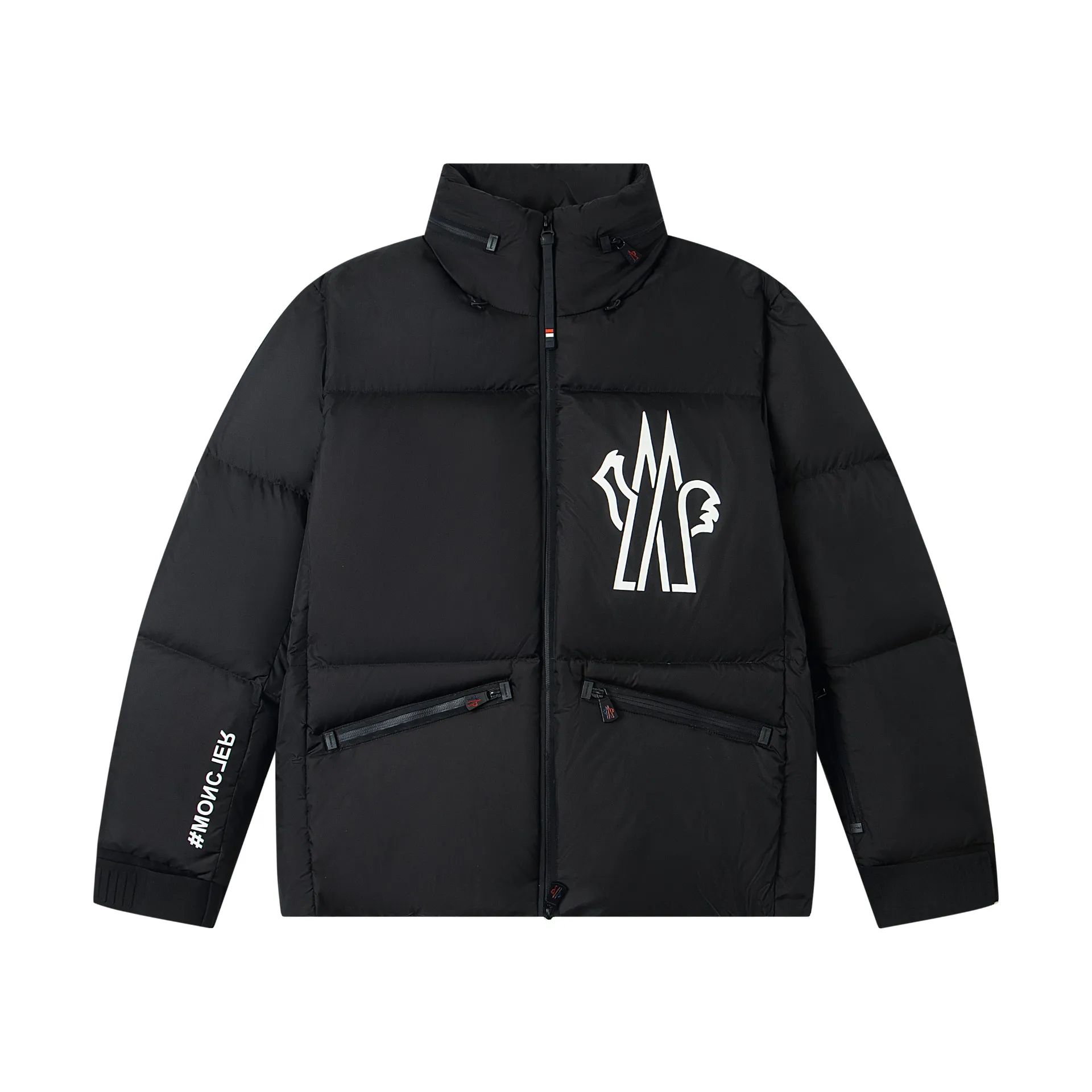 P1010 Style number: G119 Moncler autumn and winter new style down jacket with classic printed logo on the chest 1️⃣ Made of high-grade down, super soft and full of feathers, super heavy-duty fabrics with excellent workmanship! 2️⃣Original custom-made hardware accessories are all imported and original, absolutely high quality, a full set of customized accessories, complete with three standards, same style for men and women, a must-have for couples! 2️⃣It is very youthful and energetic, and can be easily worn by both men and women. It is very in line with the fashion aesthetic concepts of today's young people! Color: Black Size: 1.2.3.4