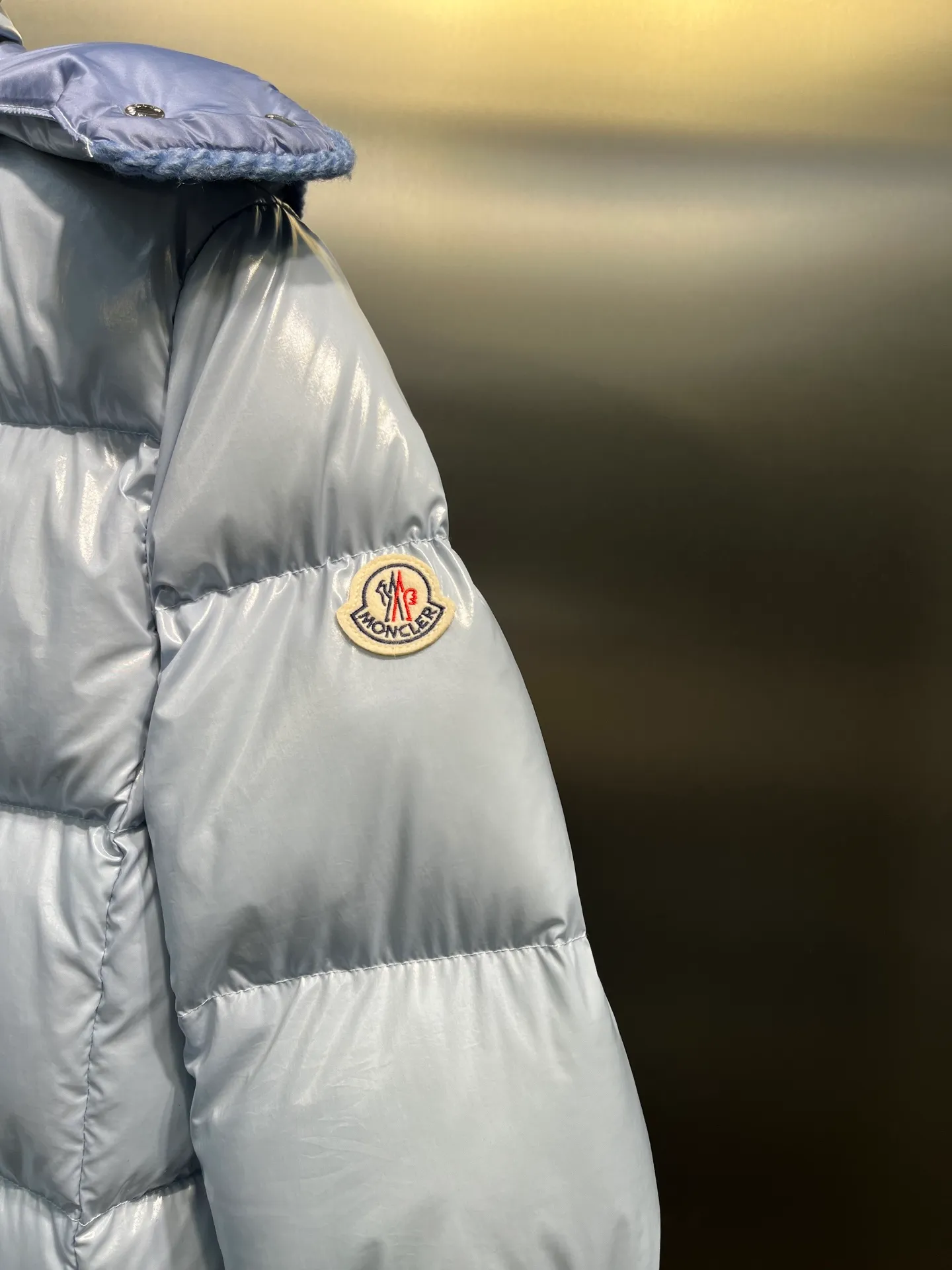 P900 Moncler🌟25 new oil wax leather waist style GLAREIN hooded long-sleeved down jacket for women. Oil wax leather coated new fabric, slim design style, warm and slimming, 90% duck down filling, molded custom hardware. Color: red, white, blue, black Code number: 1234