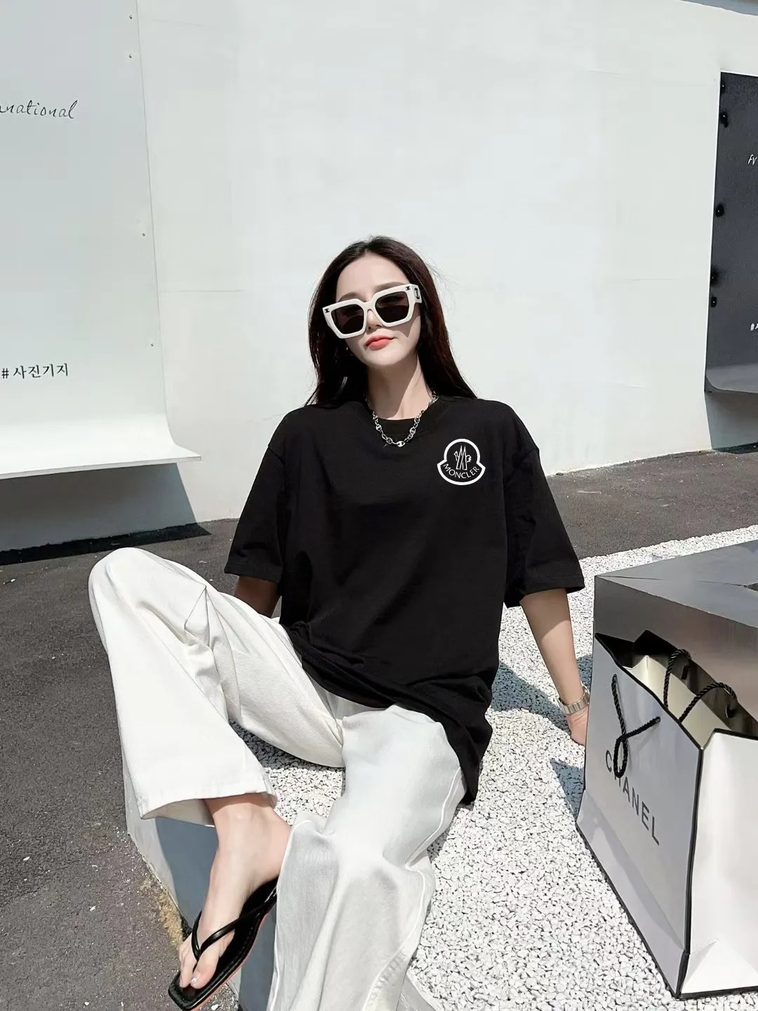P140 [MONCLER] 2025FW short-sleeved T-shirt, badge + LOGO thick plate, high-end 26s double yarn 300g fabric, heavy fabric, custom stretcher rib, same cylinder and dye, complete three standards, same style for men and women, color: black, white, size: S M L XL 2XL