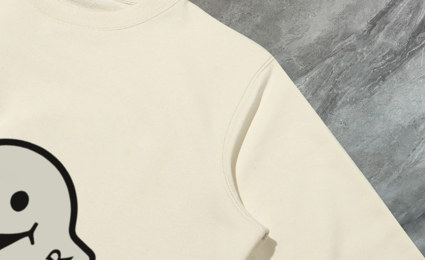 P210 High-version sweatshirt) [Long-term stock] 〖𝐌𝐎𝐍𝐂𝐋𝐄𝐑~Mask〗 Made of 440g heavy-weight fabric. It is different from the market currency. It can be matched with any variety and is properly handsome. 😎The whole dress is made of double waistcoats. The double waistcoats make the whole dress more three-dimensional. Not ordinary factories can do such fine work. 2025 Spring runway version of the T stage, on sale at the counter, round neck terry sweatshirt, high-end double-strand pure cotton, custom-made stretch ribs, dyed in the same vat, complete with three standards, matched with exquisite embroidered LOGO on the chest, simple and advanced, same style for men and women. Color: black, apricot, white, size: S M L XL 2XL