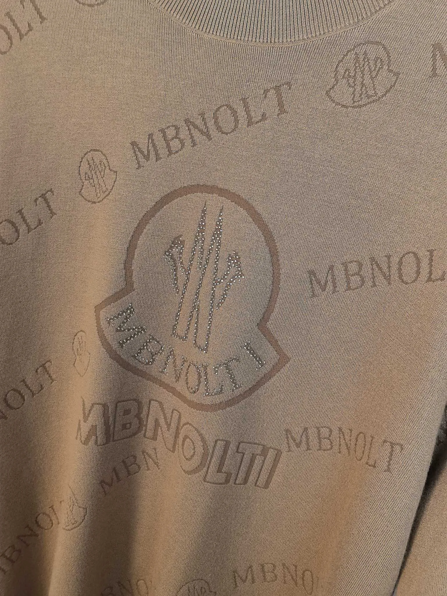 P440 MONCLER 2025 new knitted crew neck sweater, technical wool blended fabric, soft and comfortable, comfortable and breathable upper body, skin-friendly and non-irritating, unique design style, whether worn alone or matched, it is a versatile item, highlighting the personality of young people, extremely high-grade, and handsome upper body! Size: M-3XL