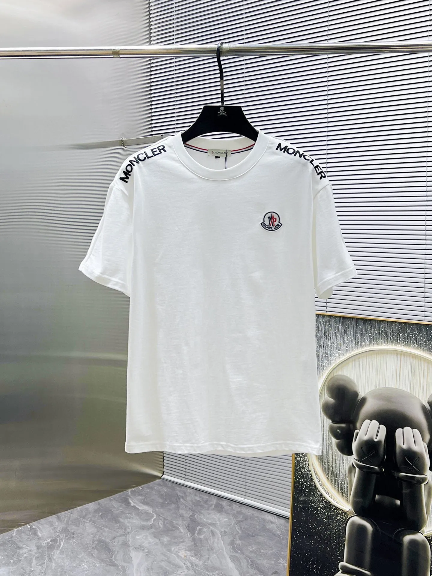 P560 Brand [MONCLER Mouth Covered] 2025 round neck short-sleeved shorts suit. The pure cotton fabric upper body will not be stuffy, the smooth and comfortable skin-friendly effect is more breathable, the fabric has its own texture, classic logo technology, a new interpretation from a unique angle, the first choice for fashion and versatility! Size: M-3XL (maximum wear: 190 pounds)