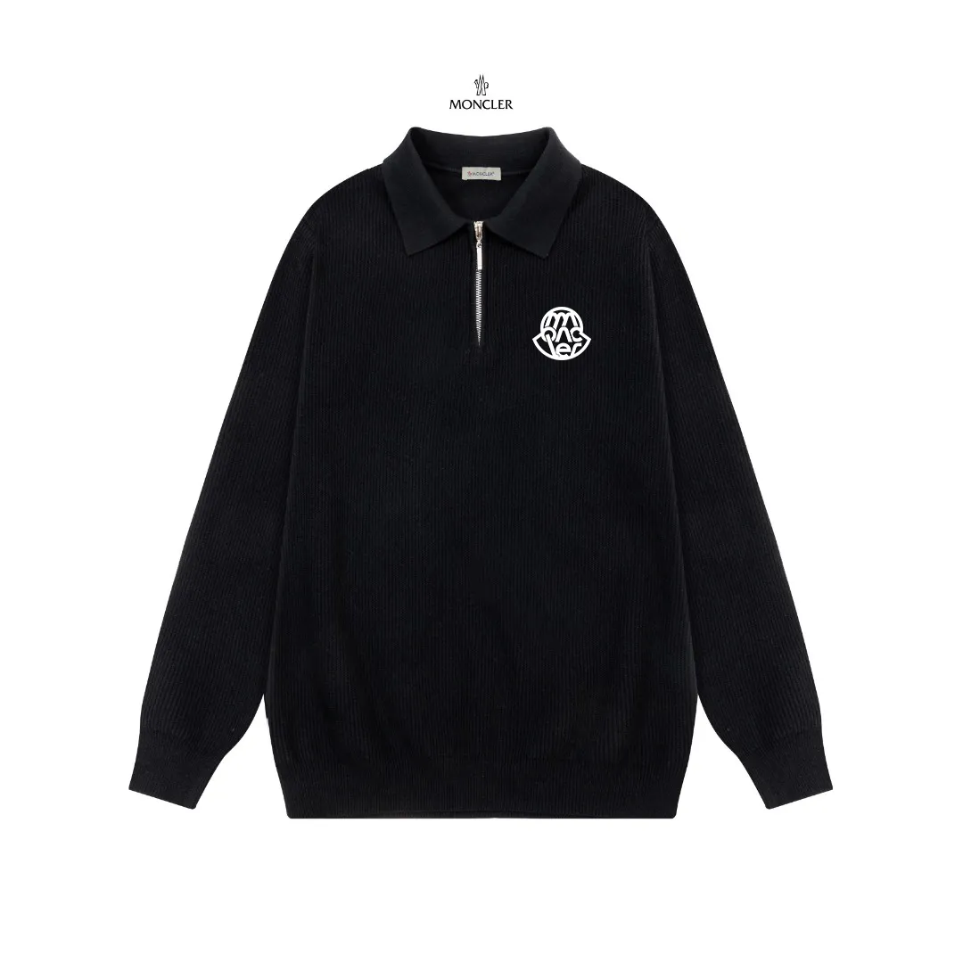 P250 Moncler masked zipper lapel sweater, the latest 2025 casual Polo wool sweater.  The texture is delicate, soft and comfortable, skin-friendly and warm, not easy to deform, simple and high-end style, and the logo on the chest is very exquisite and perfect! The upper body effect is very strong 👍 Color: black, gray Size: S-XL