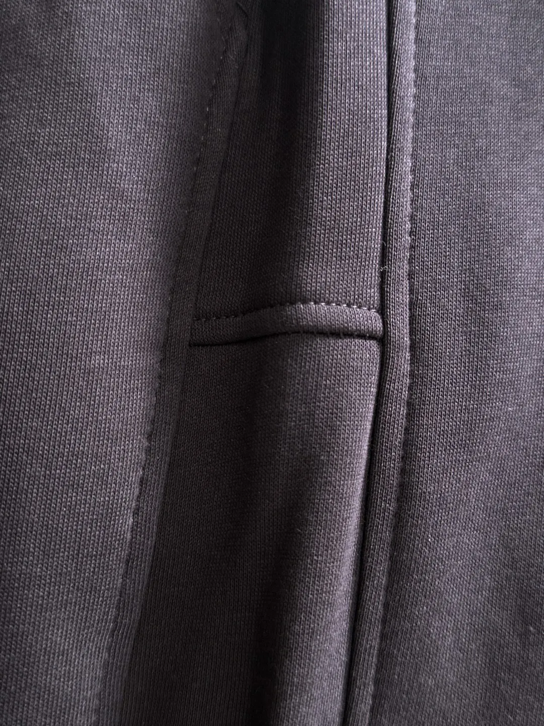 Shipped in 2-3 days P360 MONCLER/Mongolian Exclusive first release of 25ss autumn and winter new high-quality trousers Compare real-life details at will A perfect choice for autumn and winter. A must-have item. Sizes: M to 4XL (please state your height and weight when placing an order)
