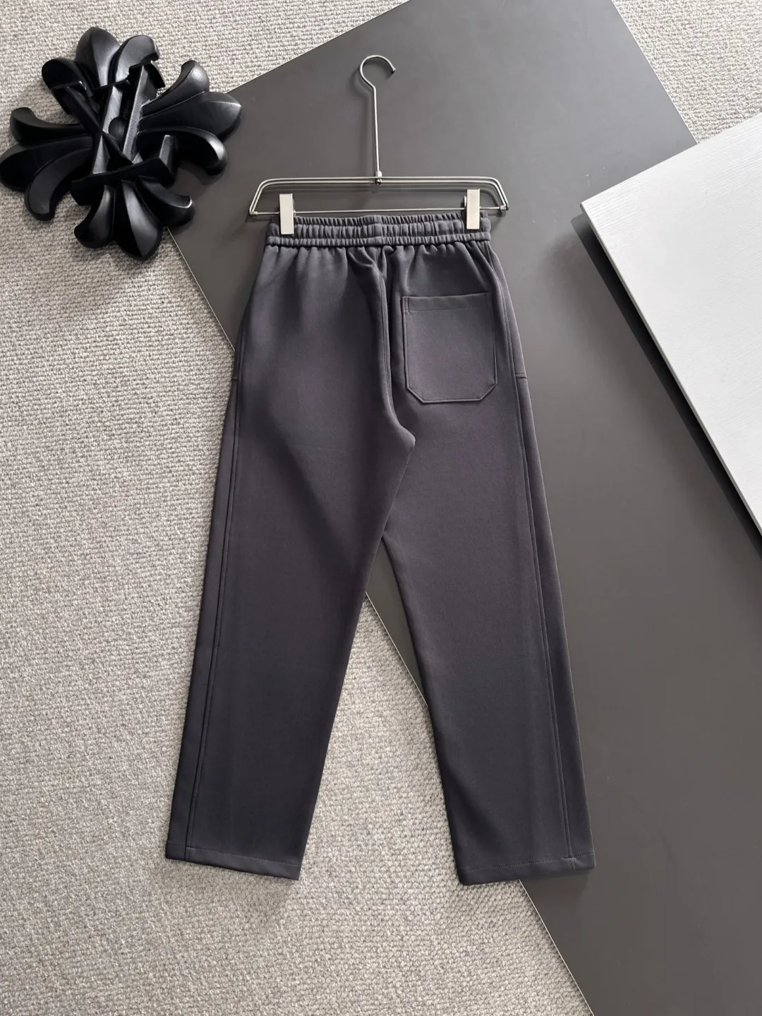 Shipped in 2-3 days P360 MONCLER/Mongolian Exclusive first release of 25ss autumn and winter new high-quality trousers Compare real-life details at will A perfect choice for autumn and winter. A must-have item. Sizes: M to 4XL (please state your height and weight when placing an order)