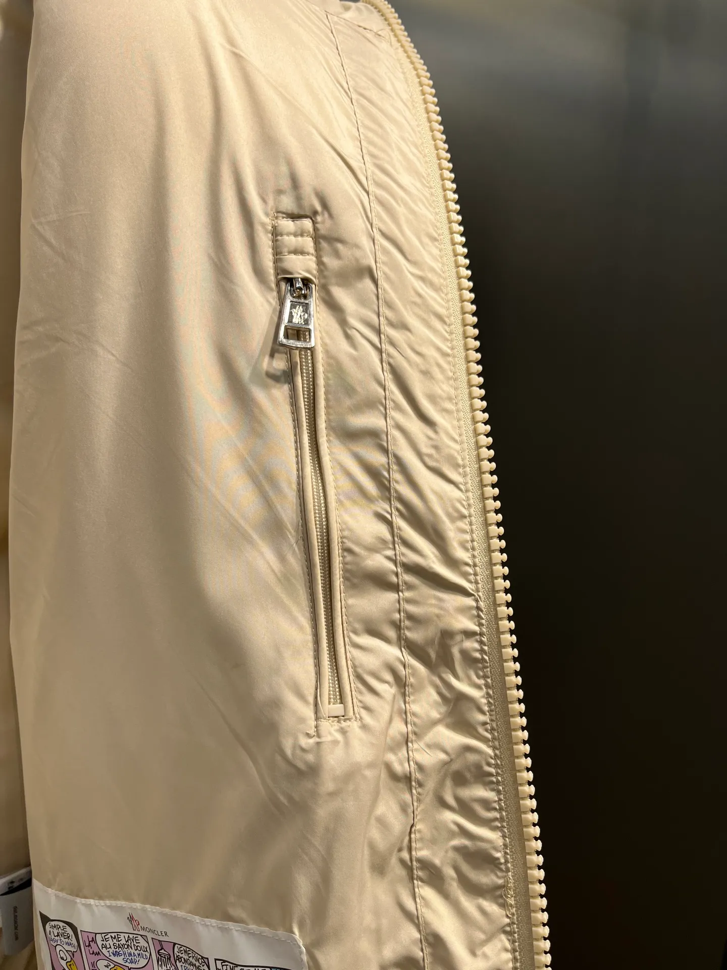 P840 moncler 🌟Down jacket Original 1:1 customized hardware accessories are all imported and original customized. Counters are welcome to compare. Absolutely high quality. Use top 90 duck down. Super soft. Top version, full of feathers. Super heavy industry. Fabric workmanship is perfect. Note: super soft. Size: 12345