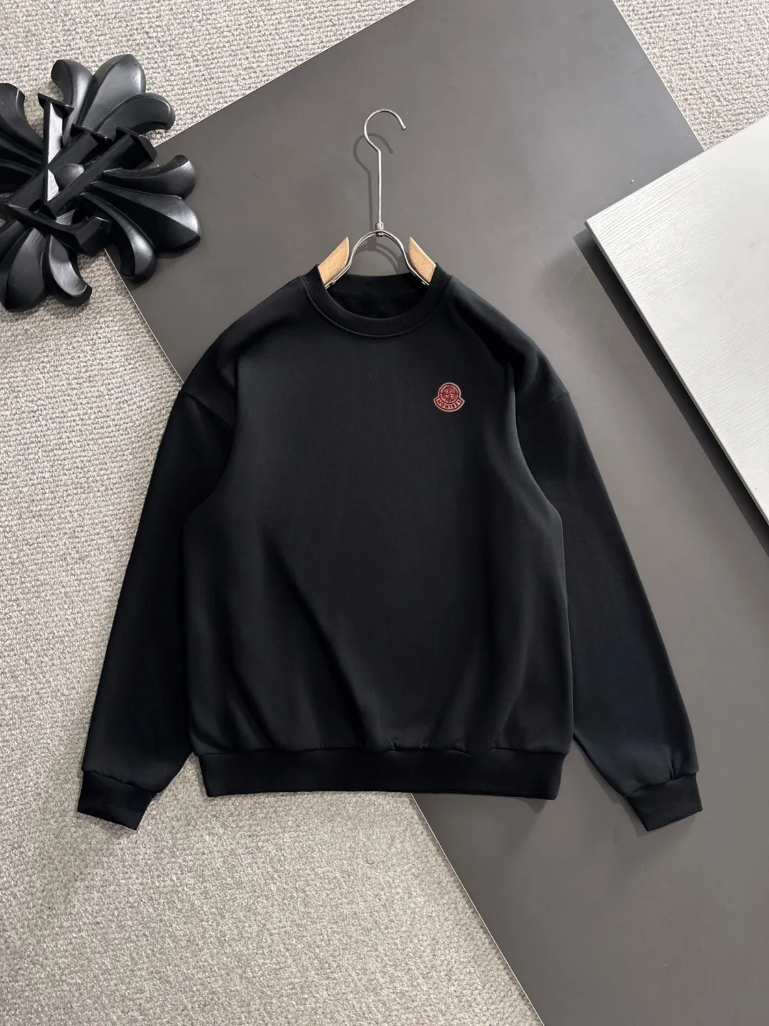 Next day shipment P720 Stone lsland/Stone Island co-branded MONCLER/Mongolian high quality 2025 autumn and winter new casual heavy industry suit exclusively developed by yb! High quality production! The top version of the trading company channel order, external orders for imported custom fabrics, high breathability and comfort, impeccable details, absolutely worth buying! This type of suit is also a must-have for lazy people. You don’t have to think about how to match it, you can just get it in one set! Brand element design concept, delicate and soft feel! It presents a casual cut and the upper body shape is great! On sale simultaneously on the official website! From a high-end men's positioning brand, the low-key luxury taste is irresistible! Exquisite workmanship and impeccable quality! The overall style is simple, fashionable and timeless, fully meeting the requirements of stylish and tasteful dressing! Sizes: S to XXL (or state your height and weight when placing an order)