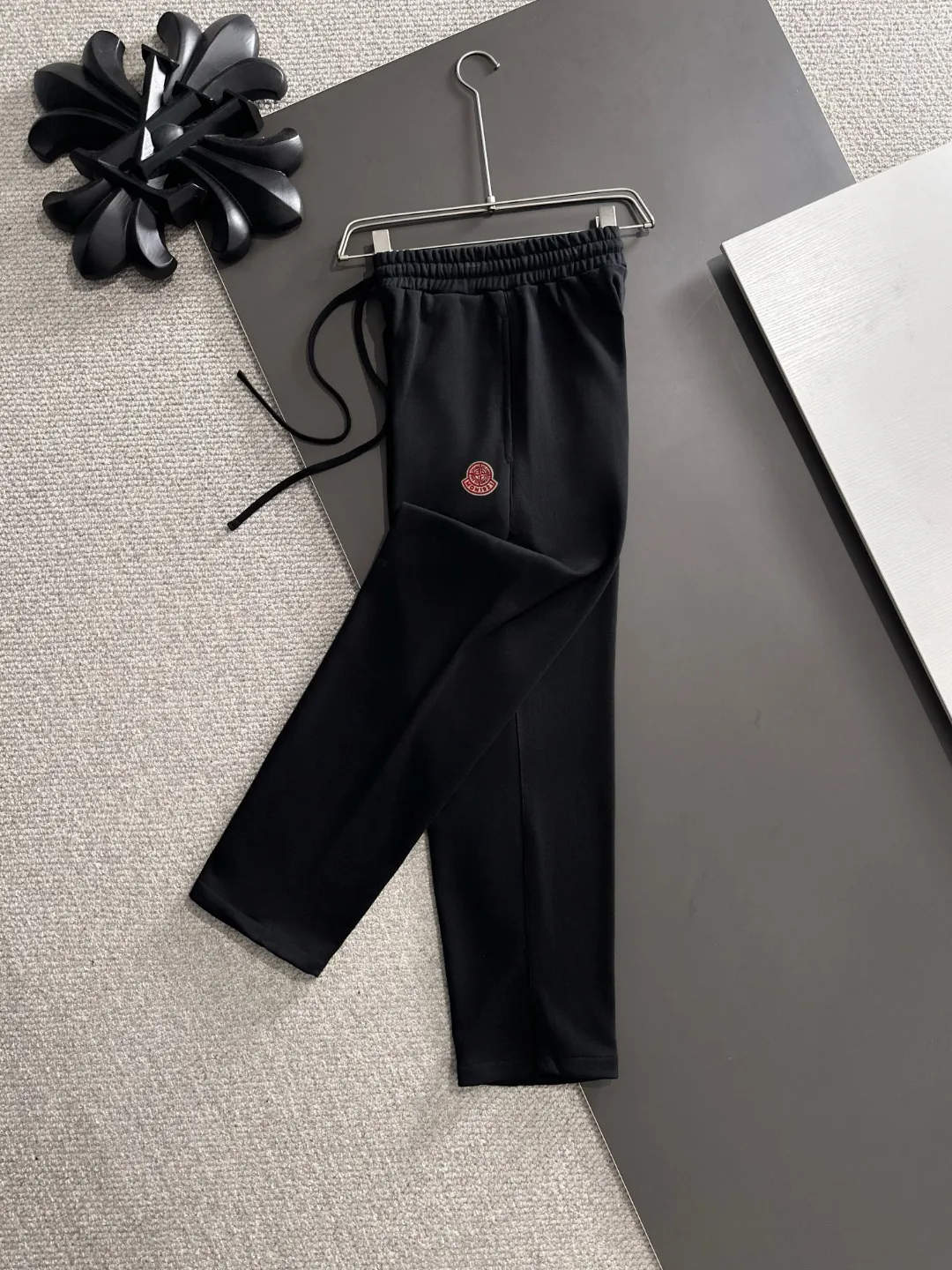 Next day shipment P720 Stone lsland/Stone Island co-branded MONCLER/Mongolian high quality 2025 autumn and winter new casual heavy industry suit exclusively developed by yb! High quality production! The top version of the trading company channel order, external orders for imported custom fabrics, high breathability and comfort, impeccable details, absolutely worth buying! This type of suit is also a must-have for lazy people. You don’t have to think about how to match it, you can just get it in one set! Brand element design concept, delicate and soft feel! It presents a casual cut and the upper body shape is great! On sale simultaneously on the official website! From a high-end men's positioning brand, the low-key luxury taste is irresistible! Exquisite workmanship and impeccable quality! The overall style is simple, fashionable and timeless, fully meeting the requirements of stylish and tasteful dressing! Sizes: S to XXL (or state your height and weight when placing an order)
