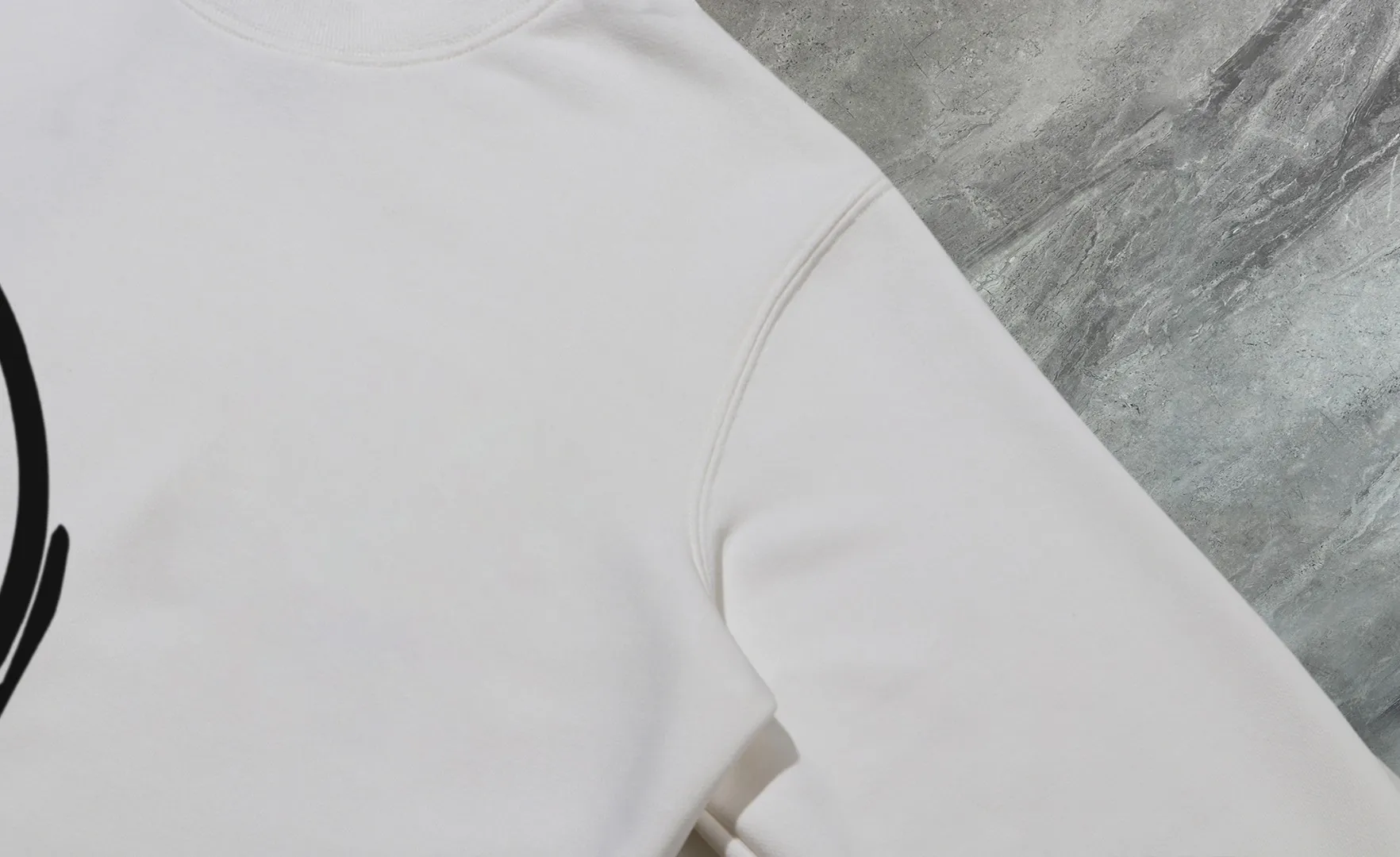 P210 High-version sweatshirt) [Long-term stock] 〖𝐌𝐎𝐍𝐂𝐋𝐄𝐑~Mask〗 Made of 440g heavy-weight fabric. It is different from the market currency. It can be matched with any variety and is properly handsome. 😎The whole dress is made of double waistcoats. The double waistcoats make the whole dress more three-dimensional. Not ordinary factories can do such fine work. 2025 Spring catwalk version of the T stage, on sale at the counter, exquisitely printed round neck terry sweatshirt, high-end double-ply cotton, custom-made stretch ribs, dyed in the same vat, complete with three standards, matched with digital printing patterns and very breathable, same style for men and women, color: black, white, apricot, size: S M L XL 2XL